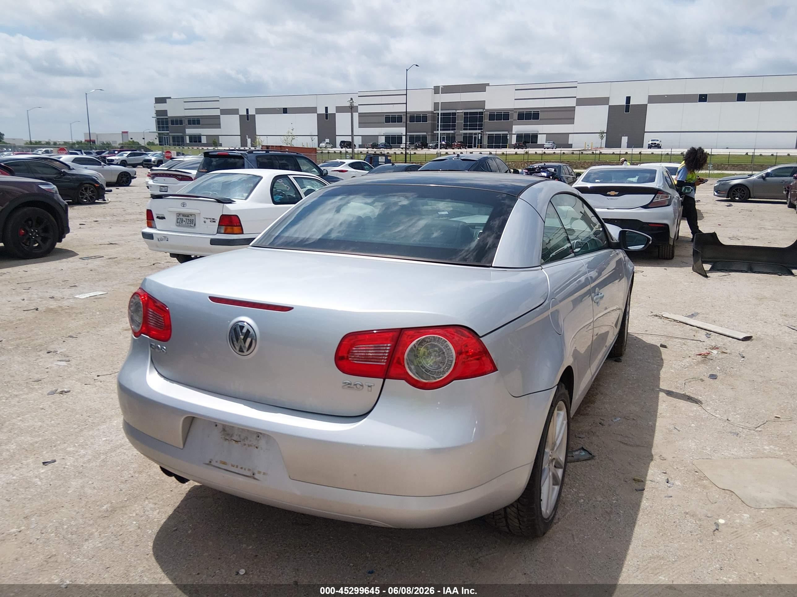 2009 Volkswagen Eos Lux Silver vin: WVWFA71F79V014464