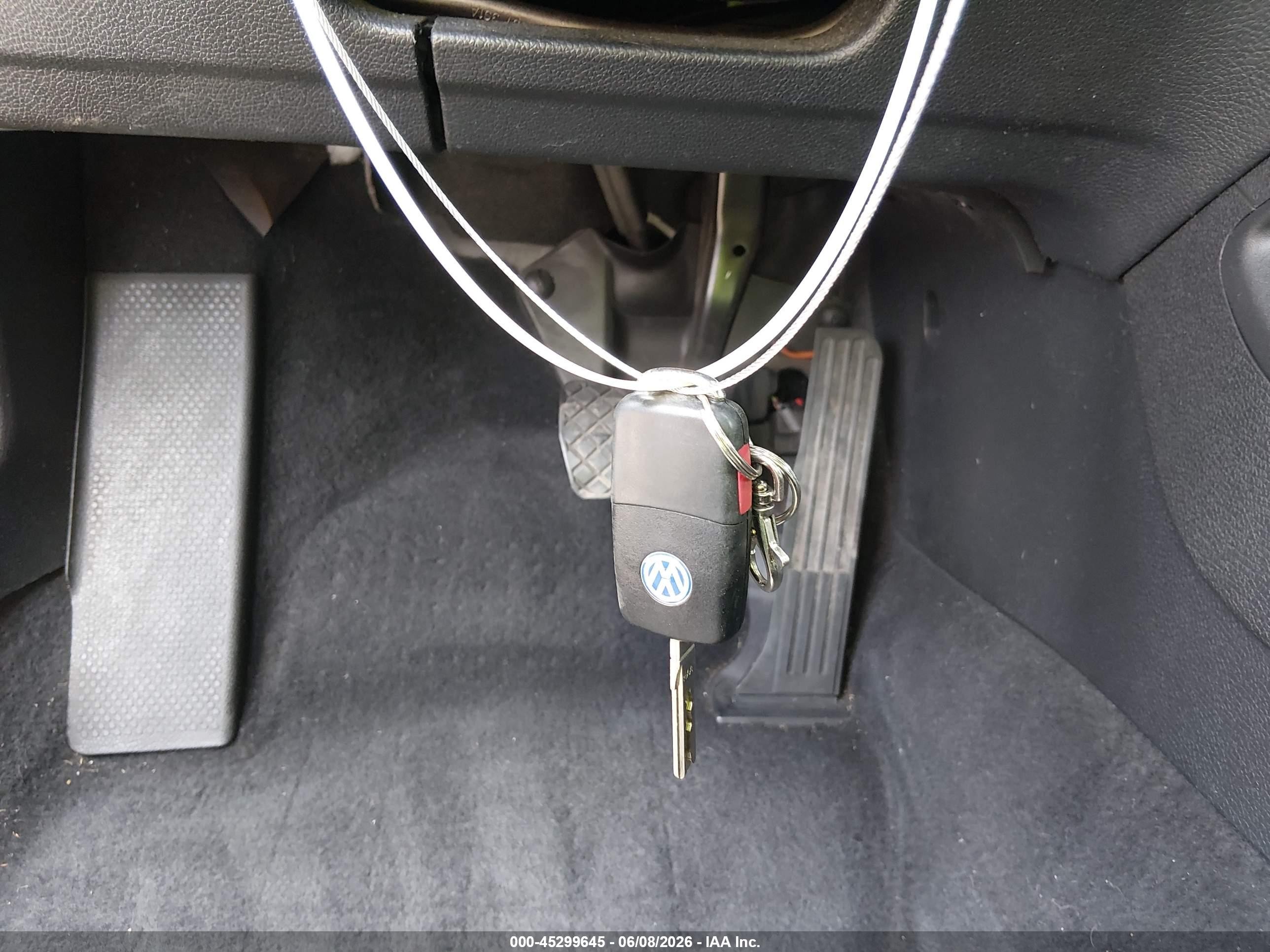 2009 Volkswagen Eos Lux Silver vin: WVWFA71F79V014464