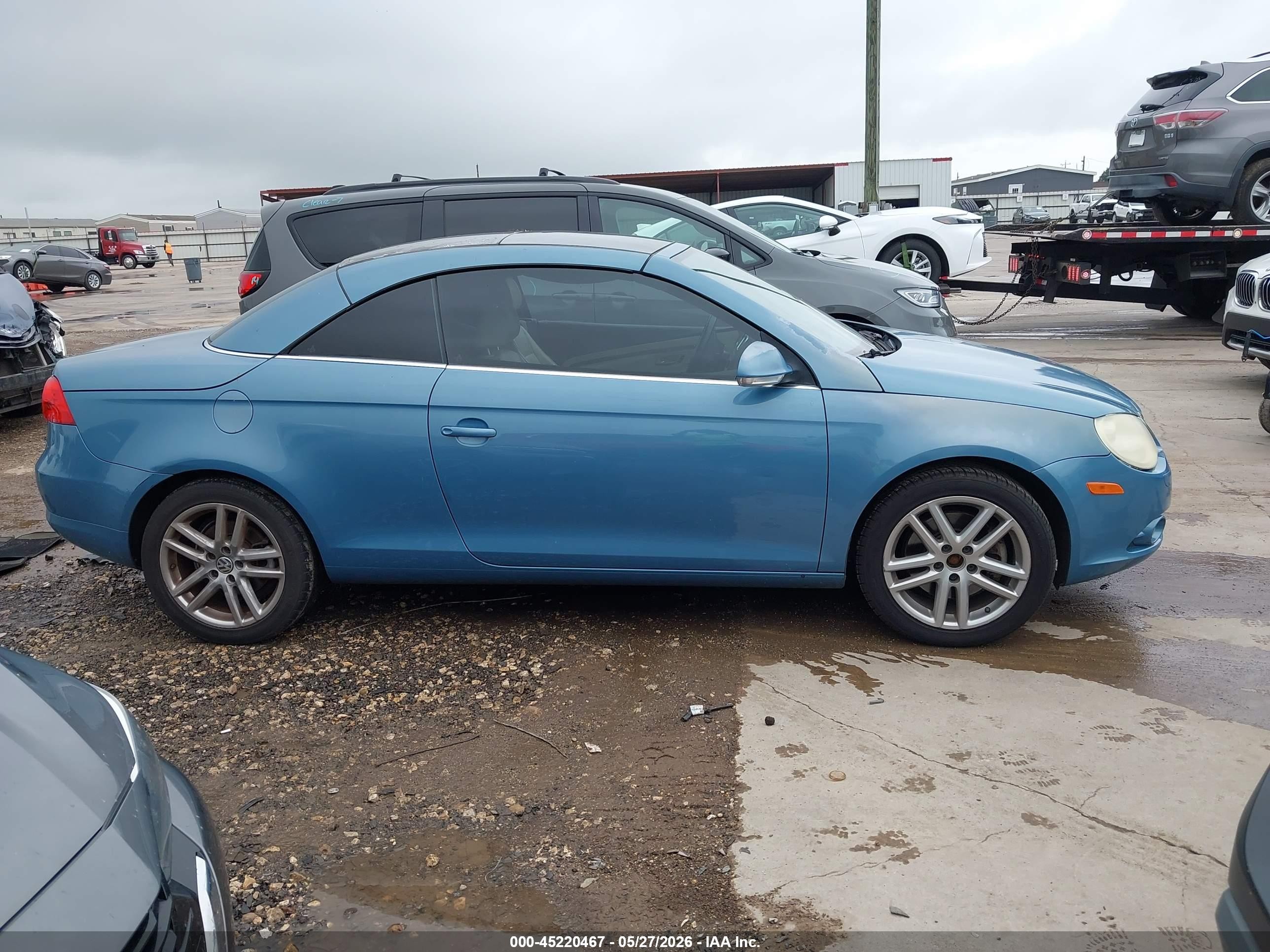 2008 Volkswagen Eos Lux Blue vin: WVWFA71F98V001925