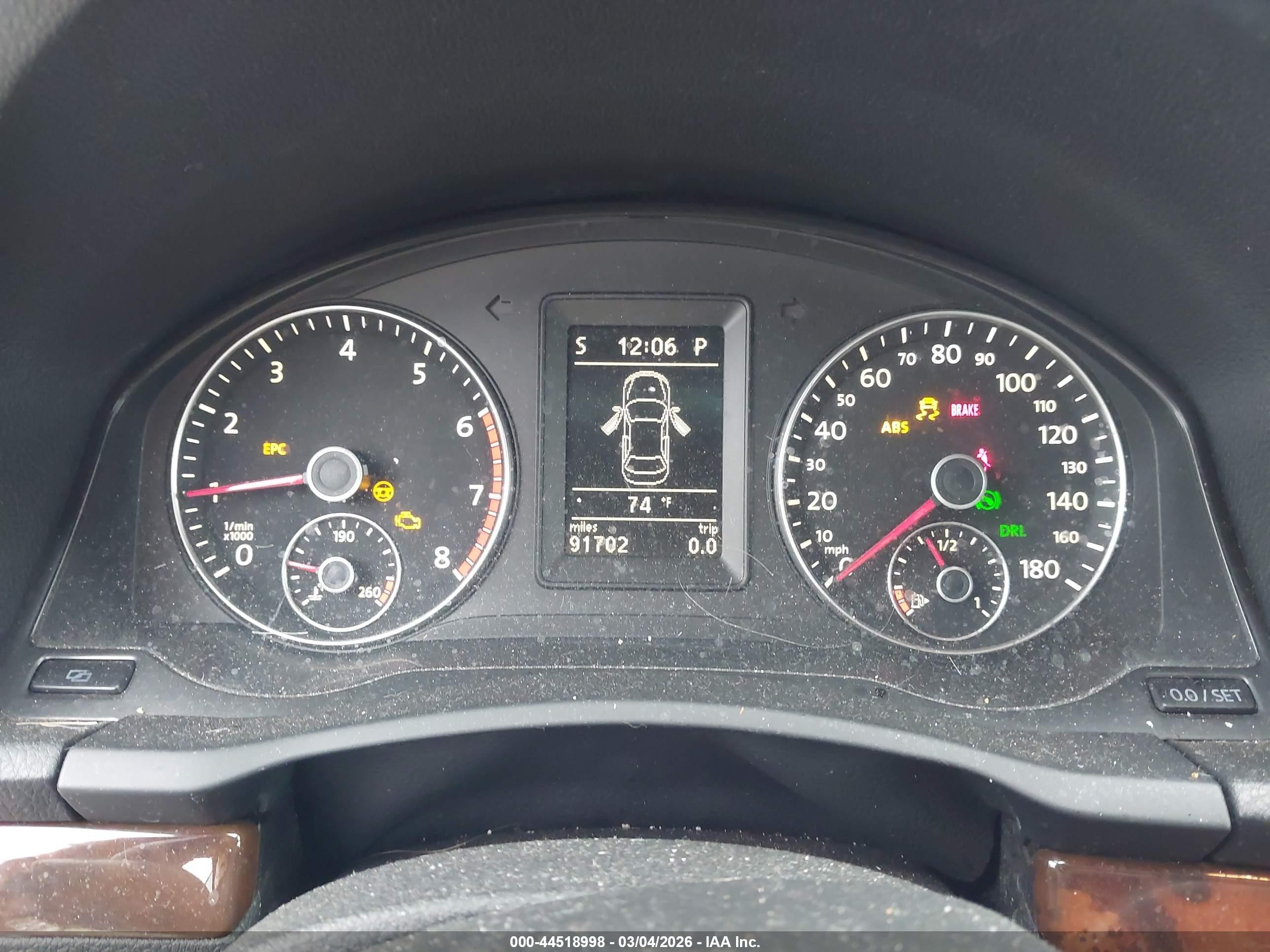 2010 Volkswagen Eos Lux Silver vin: WVWFA7AH0AV011881