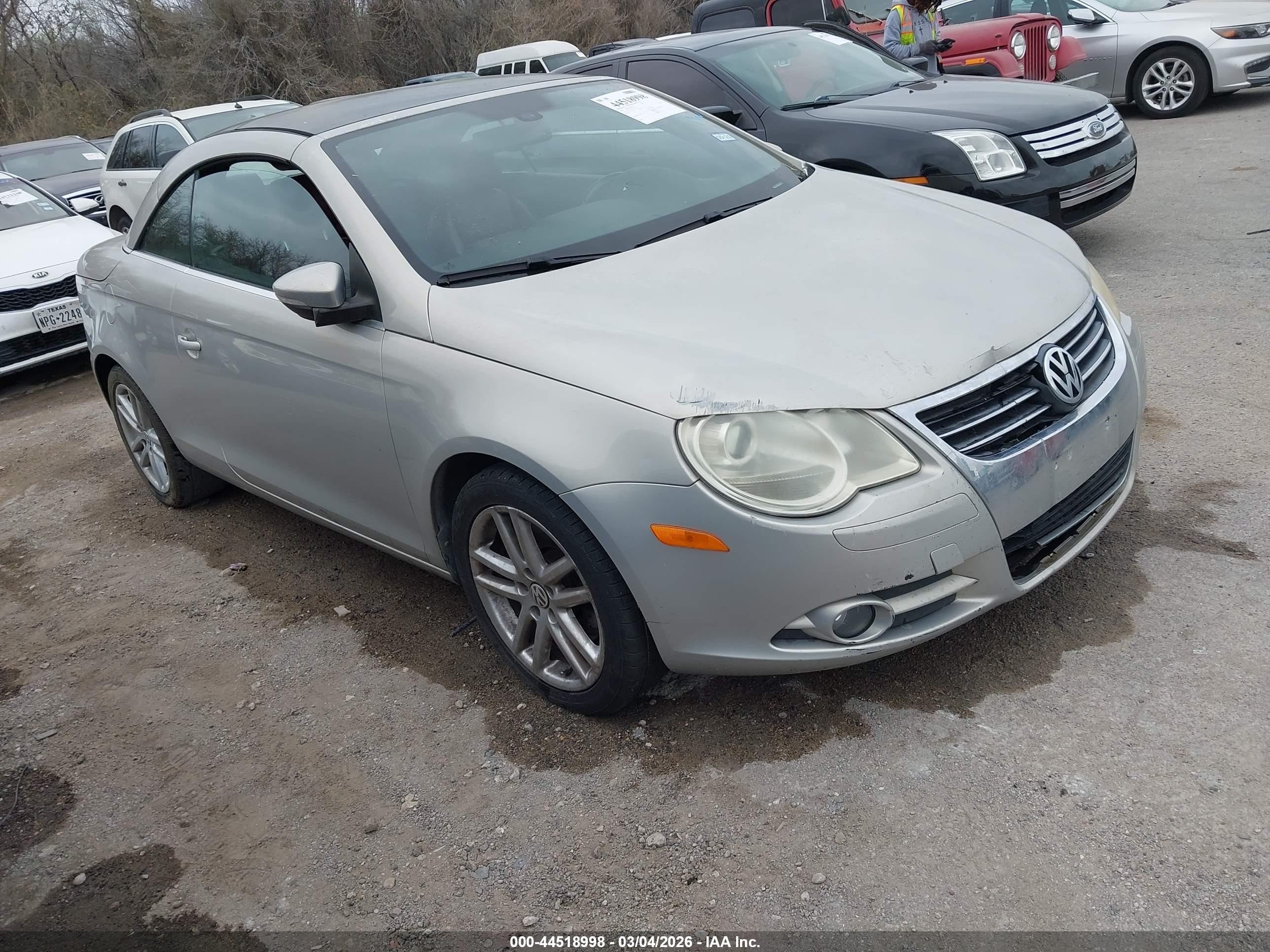 2010 Volkswagen Eos Lux Silver vin: WVWFA7AH0AV011881