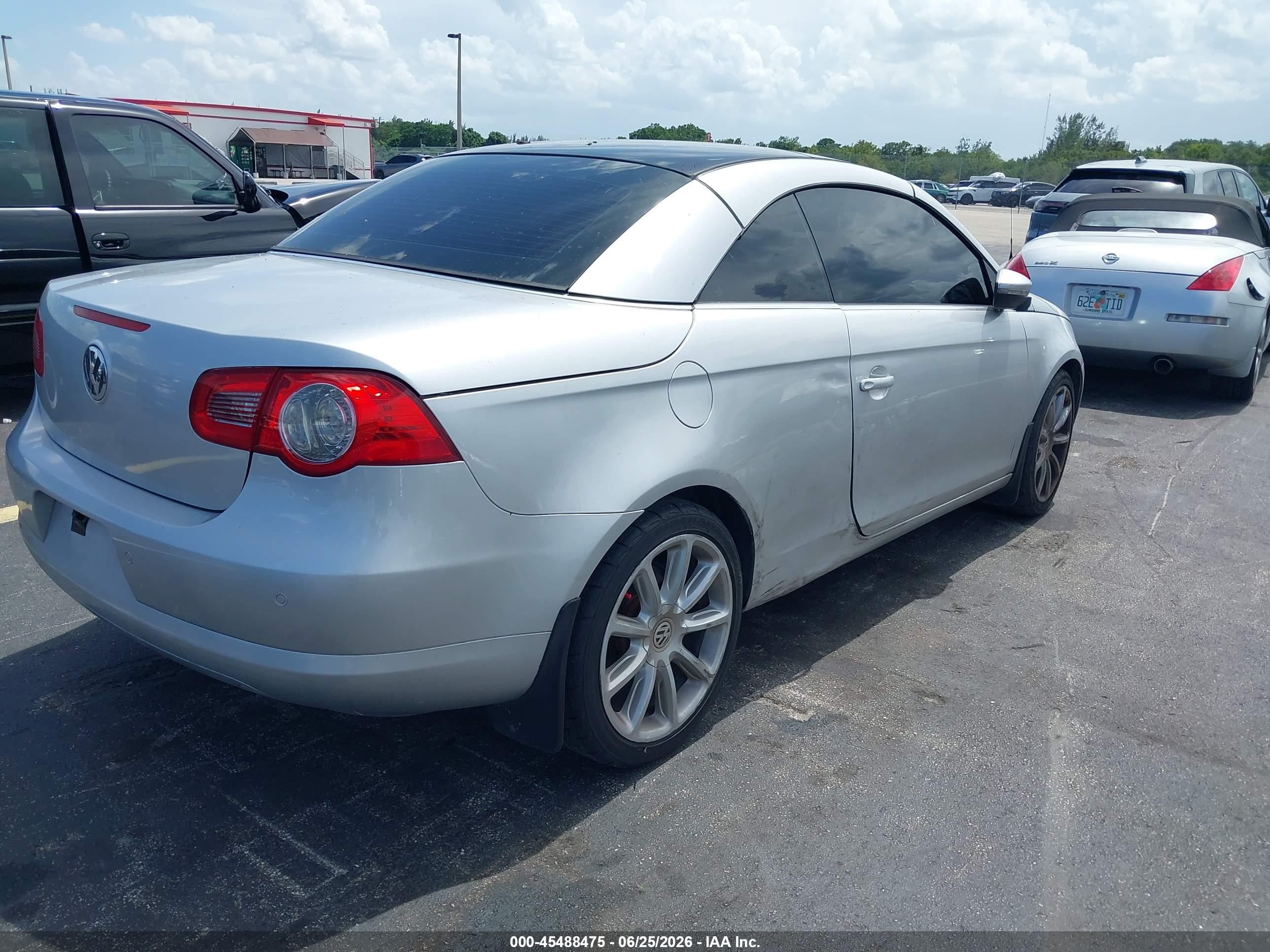 2010 Volkswagen Eos Lux Silver vin: WVWFA7AH0AV016711