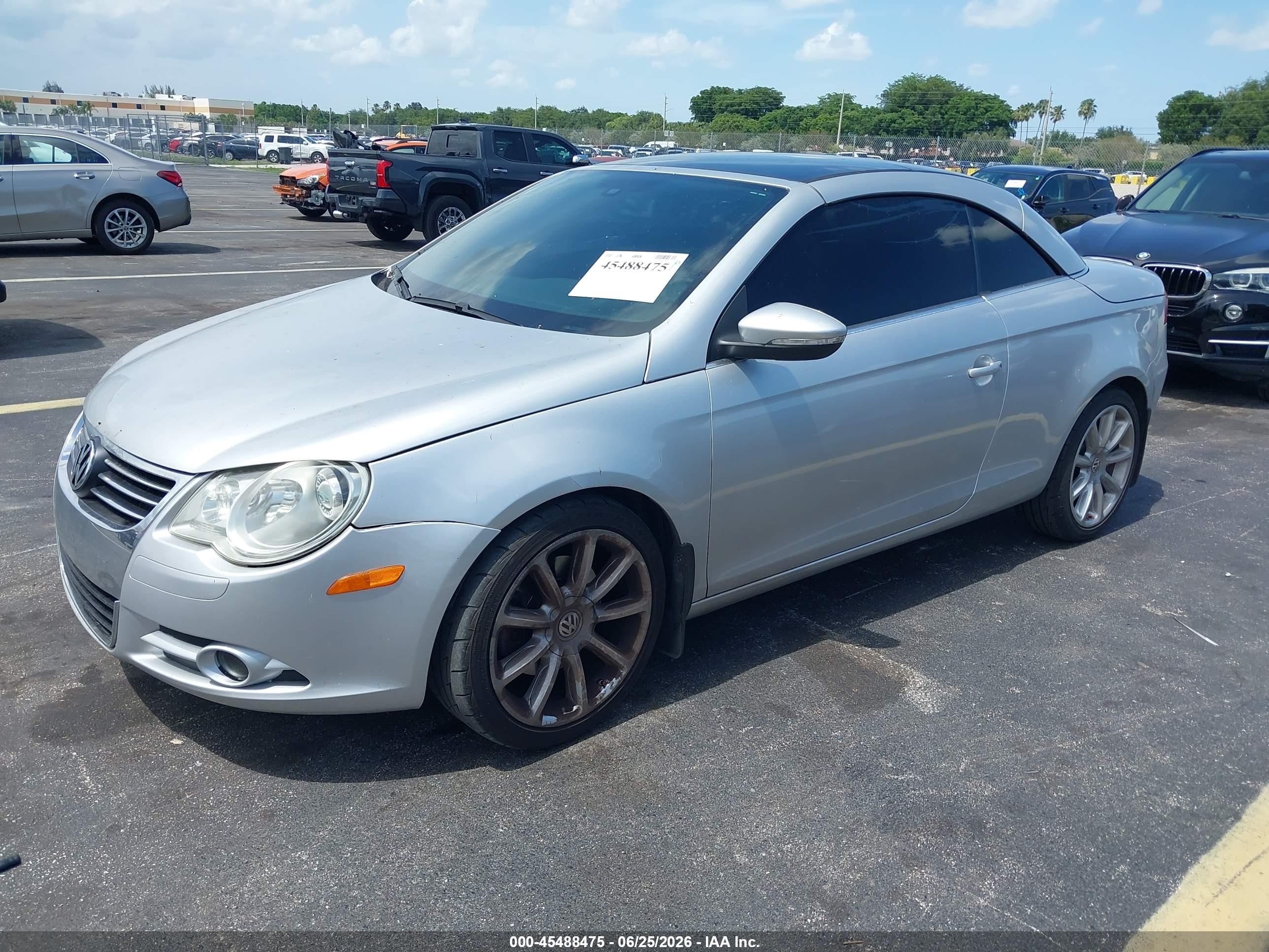 2010 Volkswagen Eos Lux Silver vin: WVWFA7AH0AV016711