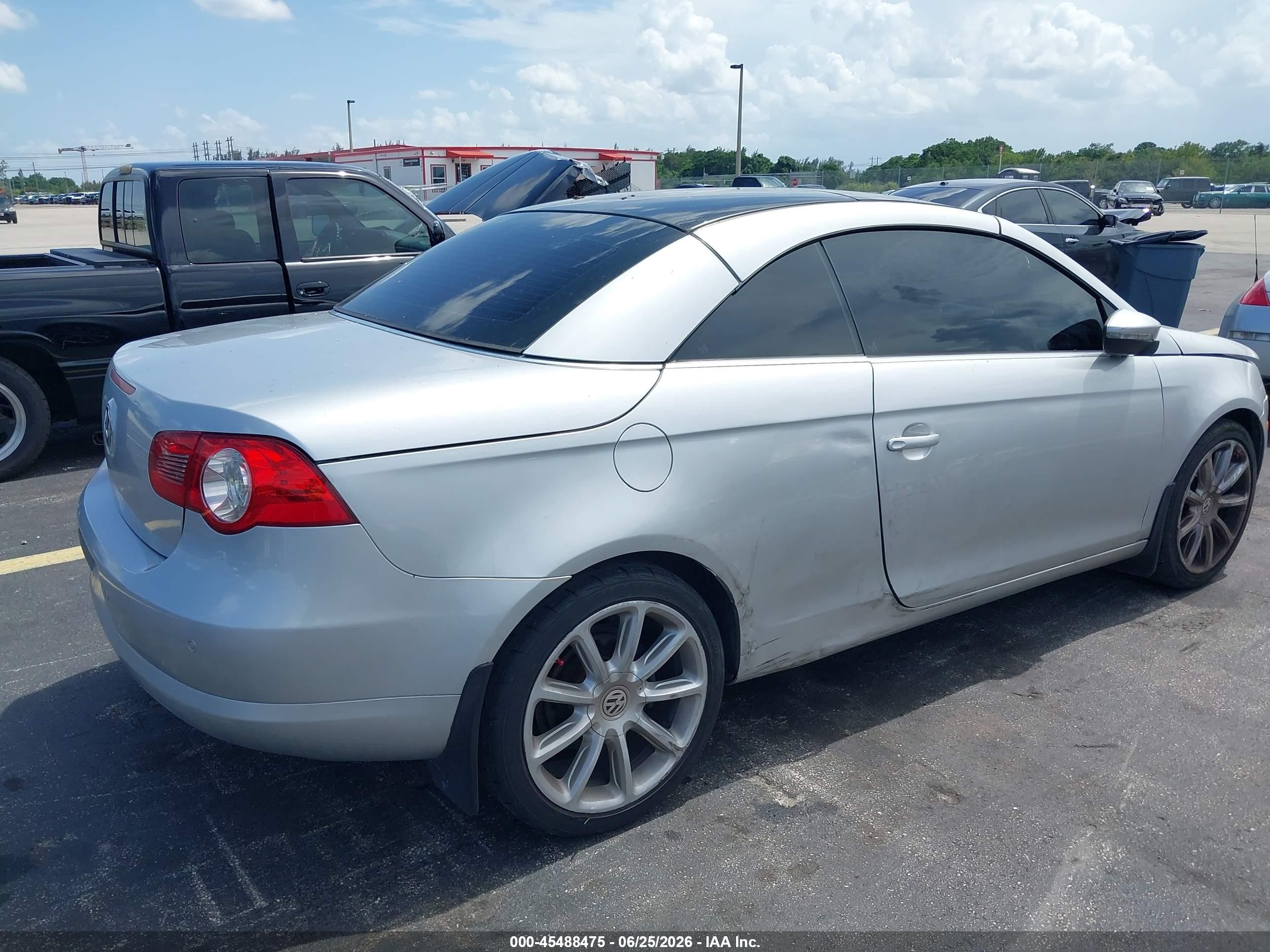 2010 Volkswagen Eos Lux Silver vin: WVWFA7AH0AV016711