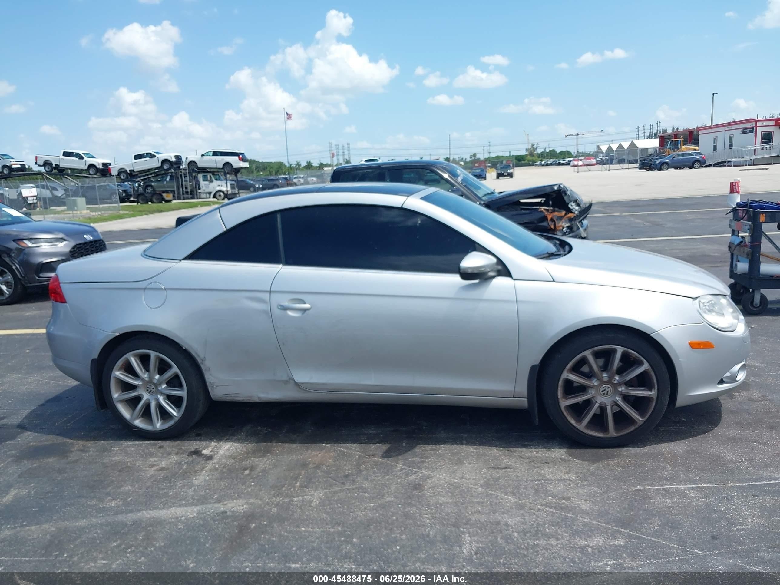 2010 Volkswagen Eos Lux Silver vin: WVWFA7AH0AV016711