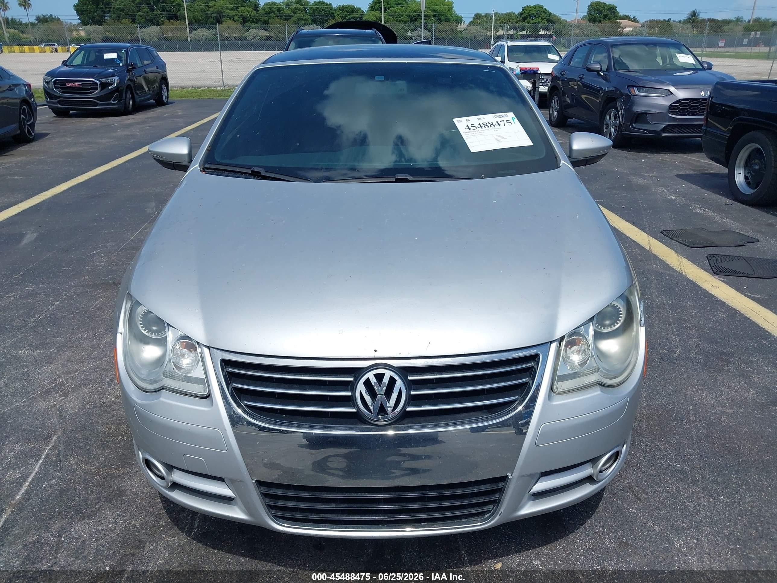 2010 Volkswagen Eos Lux Silver vin: WVWFA7AH0AV016711