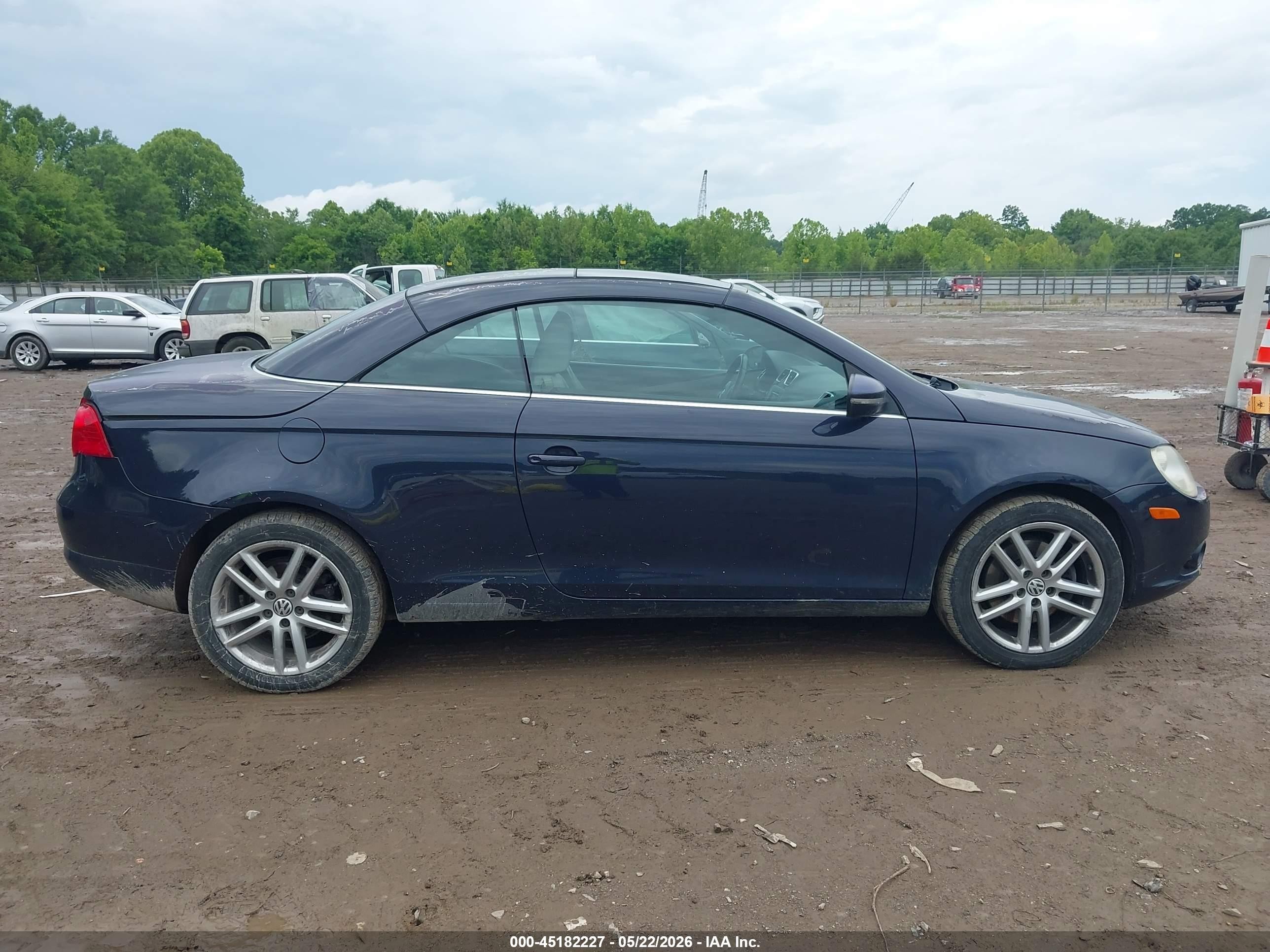2010 Volkswagen Eos Lux Navy vin: WVWFA7AH0AV025828
