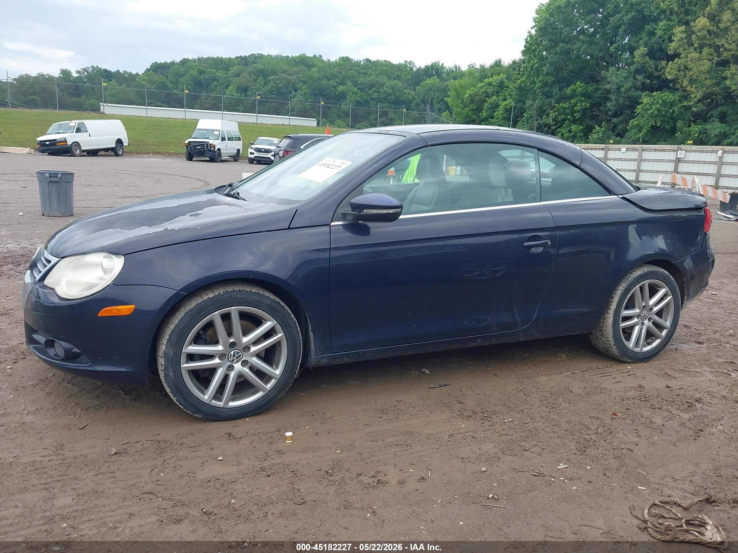 2010 Volkswagen Eos Lux Navy vin: WVWFA7AH0AV025828