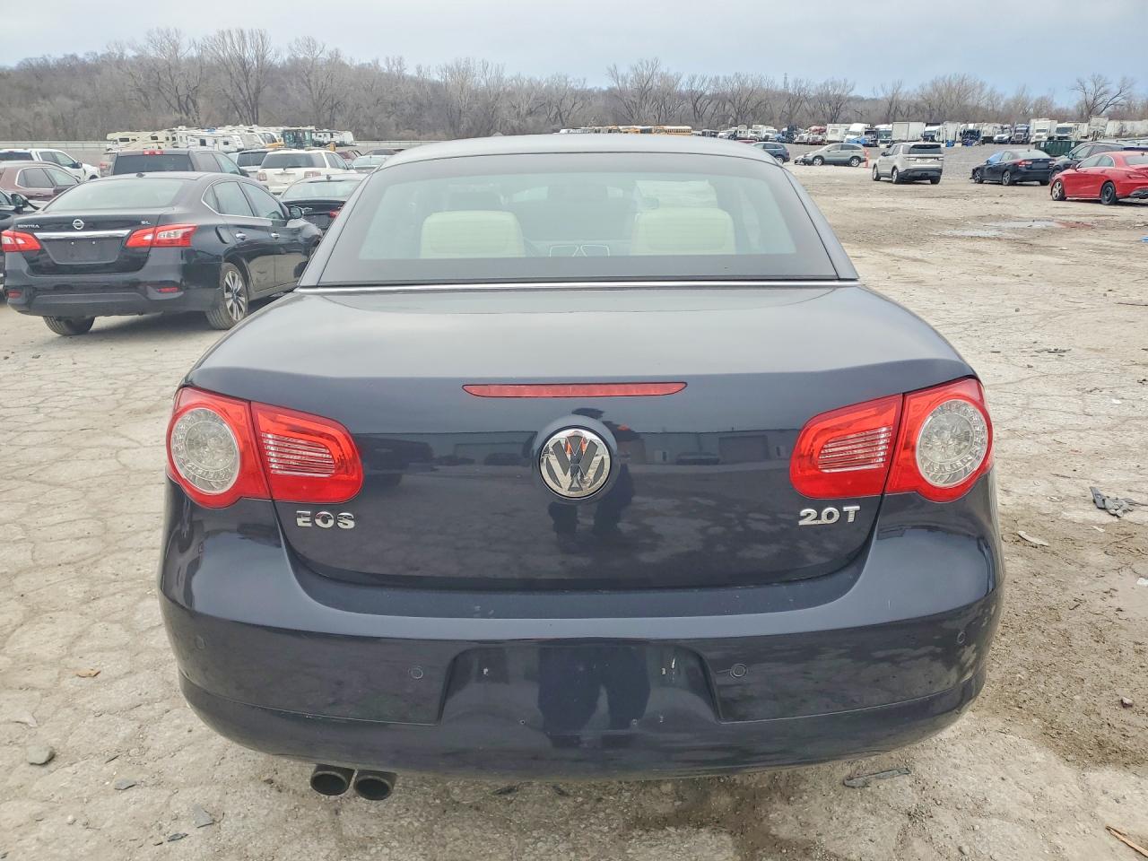 2010 Volkswagen Eos Lux Blue vin: WVWFA7AH3AV025838