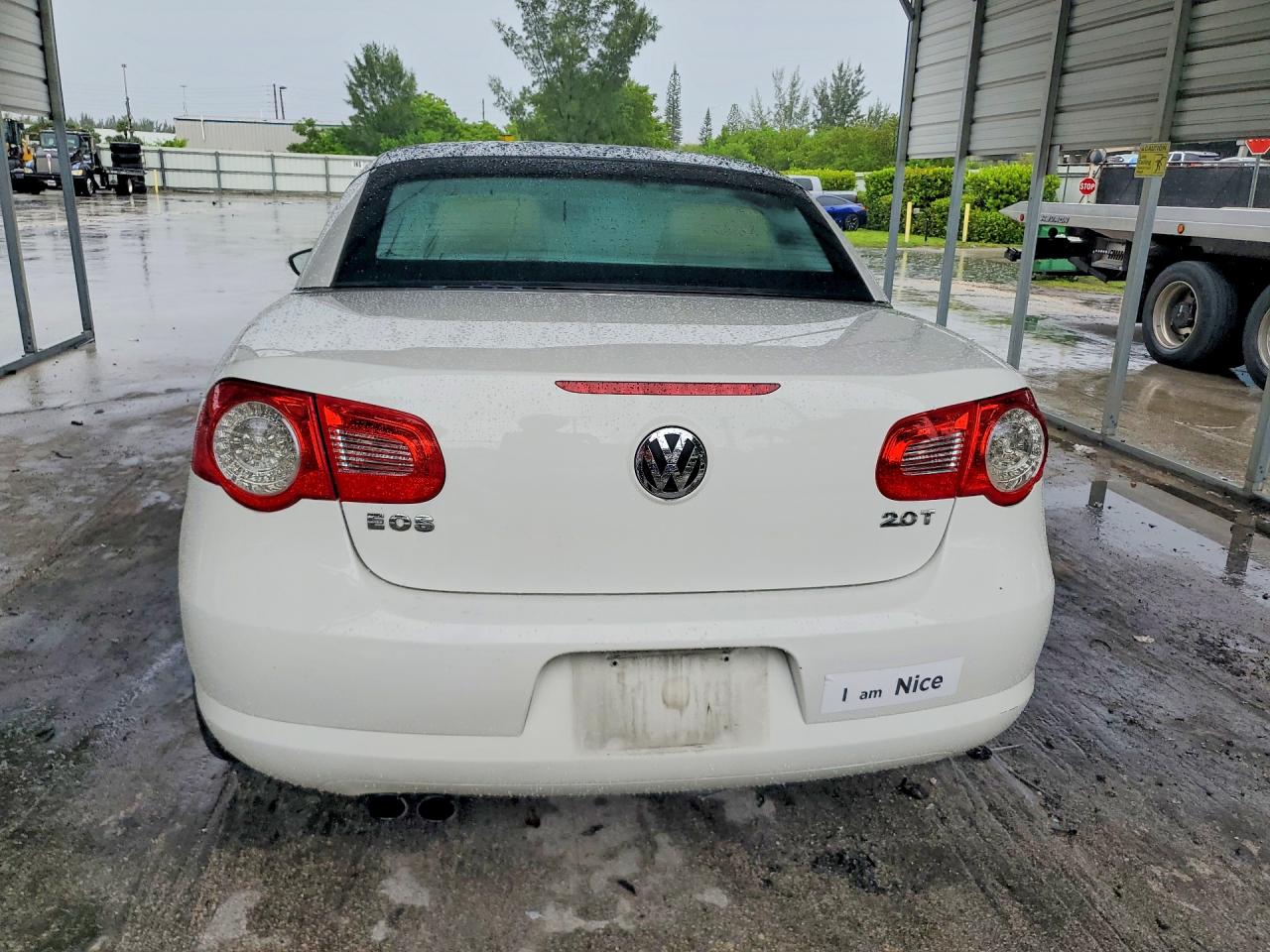 2010 Volkswagen Eos Lux White vin: WVWFA7AH7AV011795