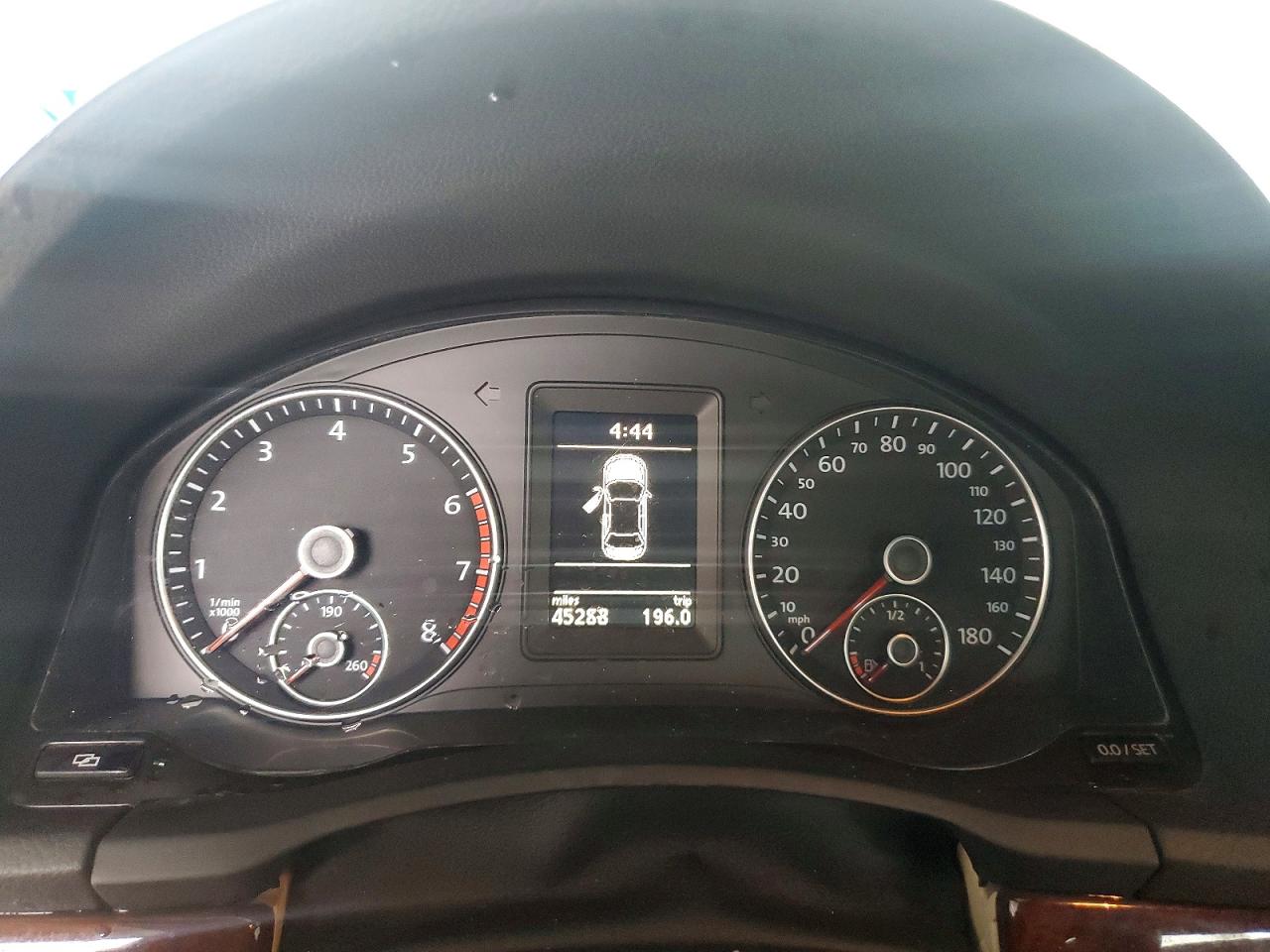 2010 Volkswagen Eos Lux White vin: WVWFA7AH7AV011795