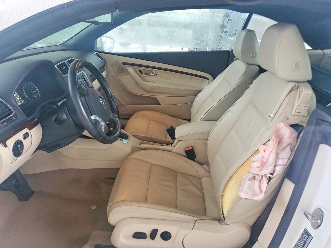 2010 Volkswagen Eos Lux White vin: WVWFA7AH7AV011795
