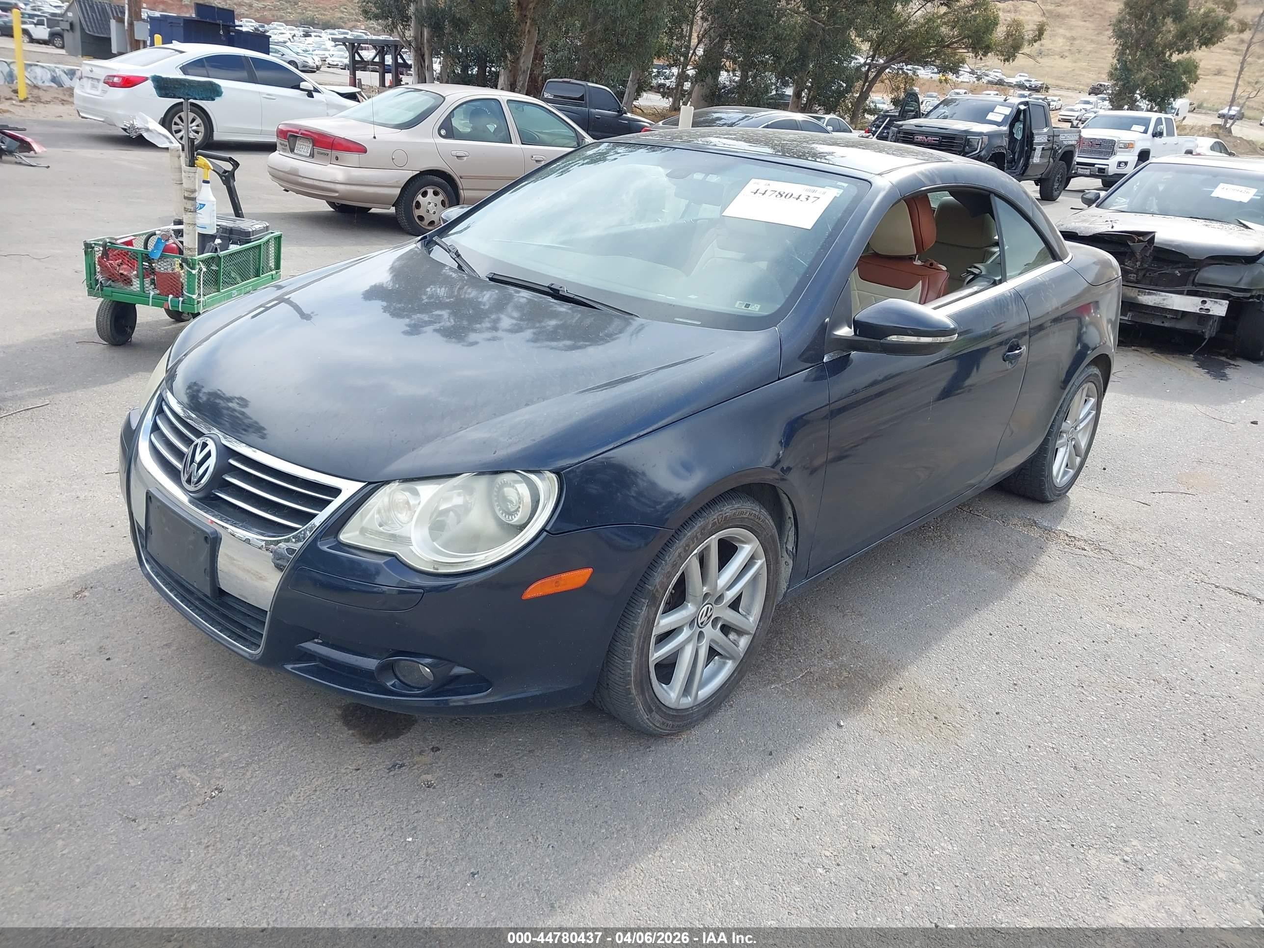2010 Volkswagen Eos Lux Gray vin: WVWFA7AH8AV025835