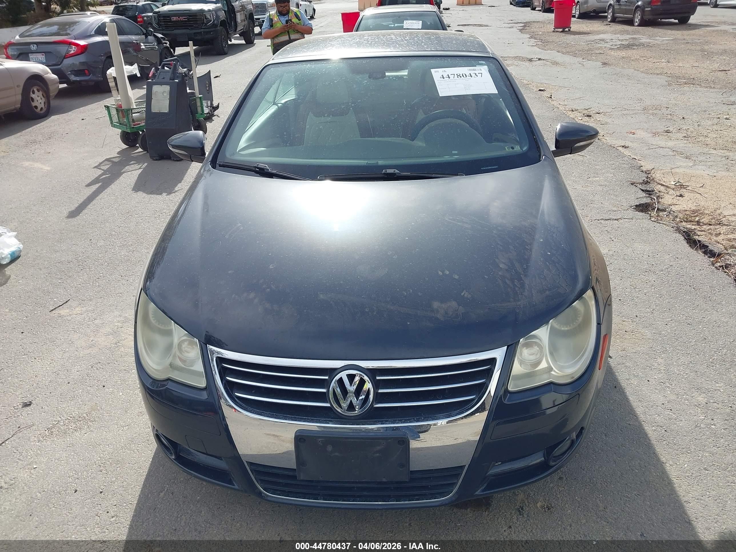 2010 Volkswagen Eos Lux Gray vin: WVWFA7AH8AV025835