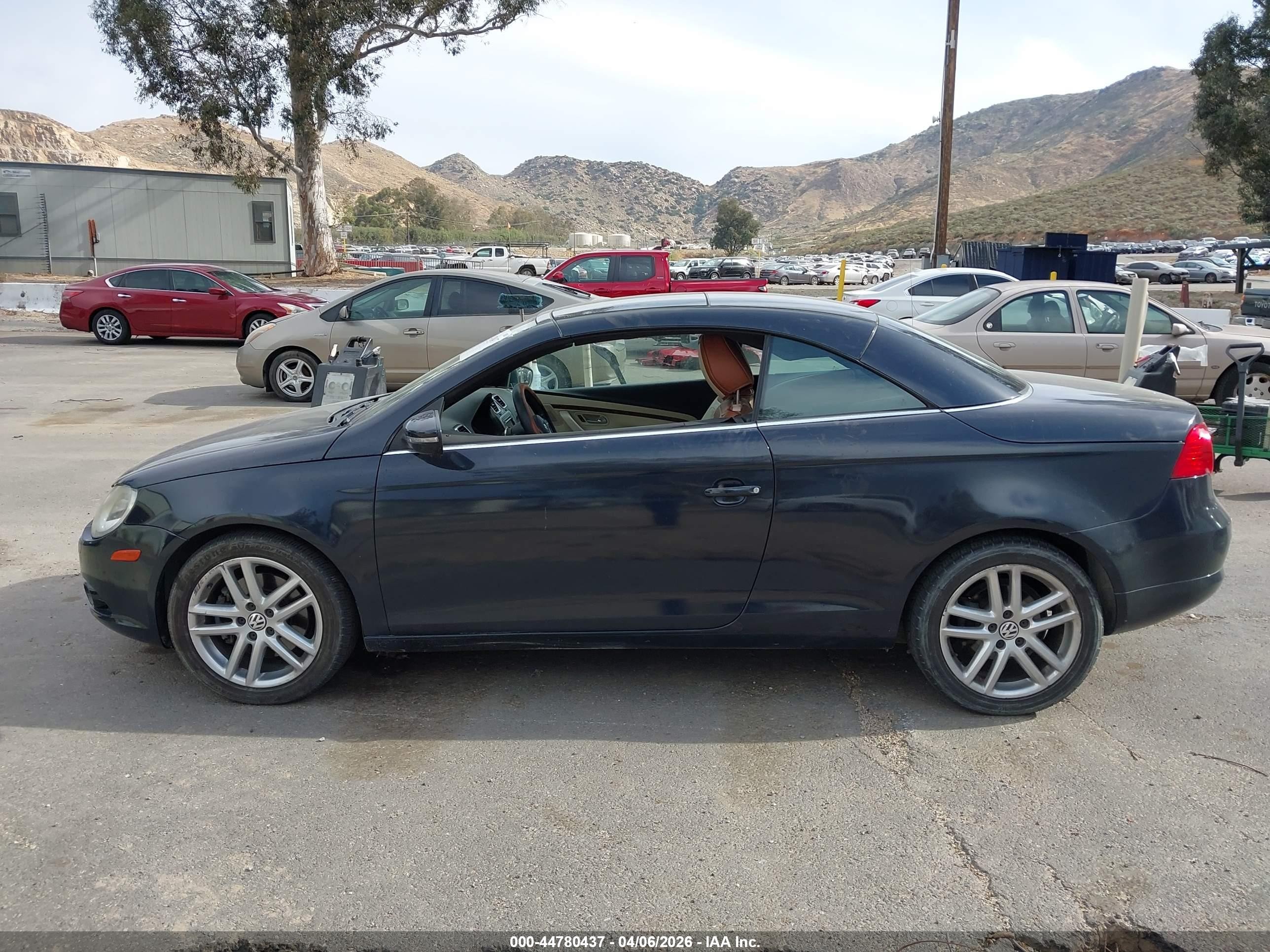 2010 Volkswagen Eos Lux Gray vin: WVWFA7AH8AV025835