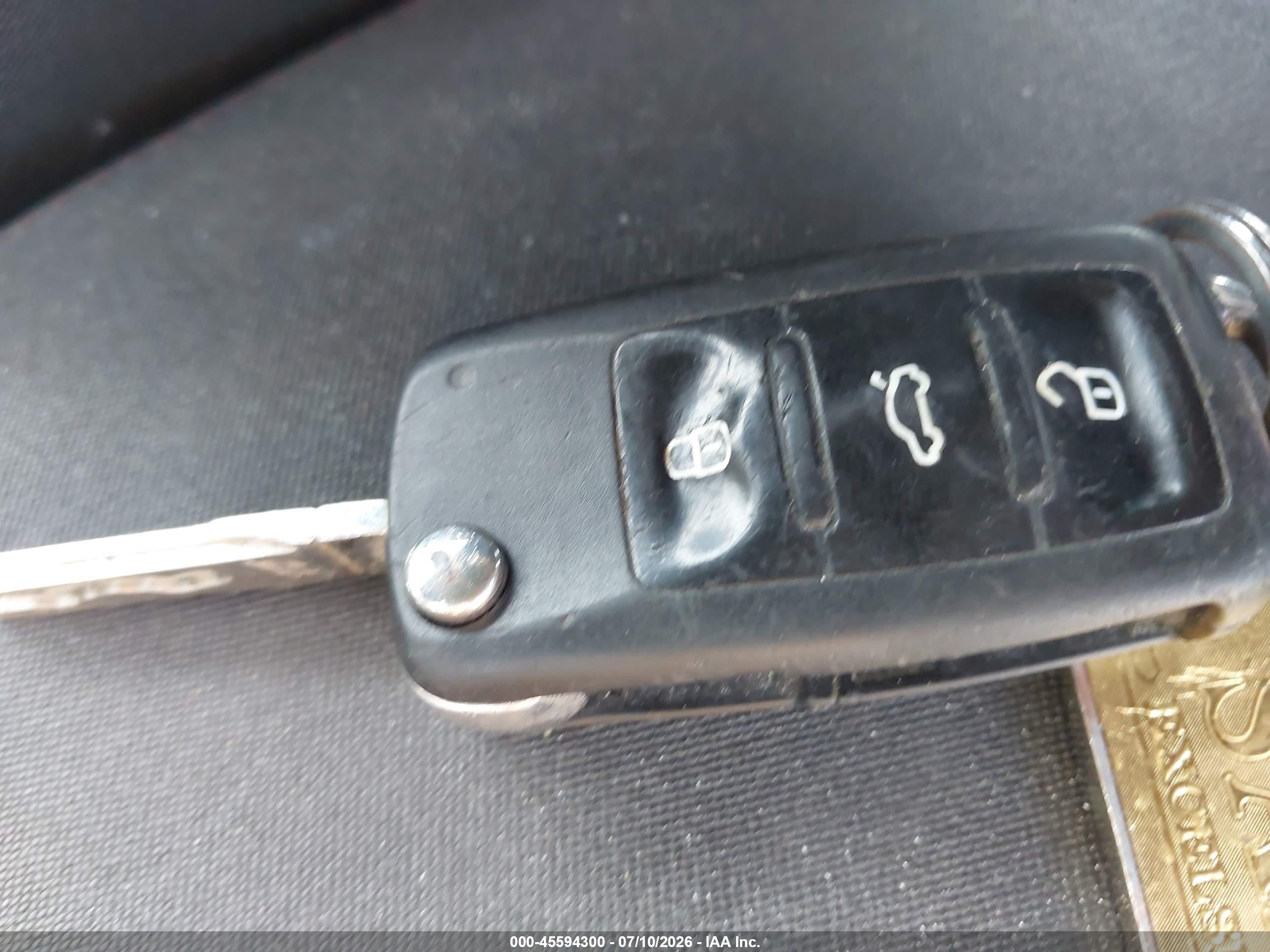 2012 Volkswagen Gti 2-door Blue vin: WVWFD7AJ4CW210844