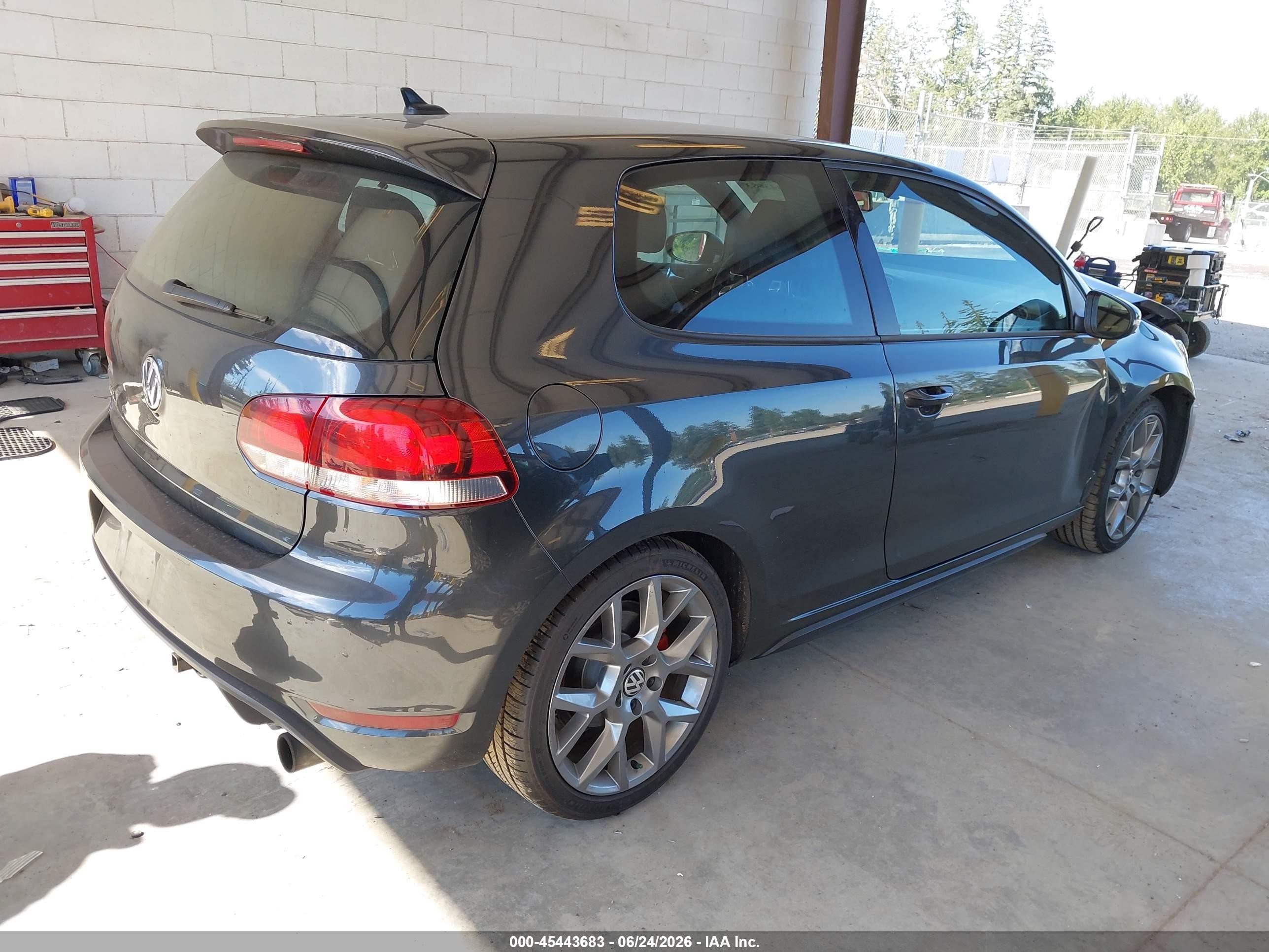 2013 Volkswagen Gti 2-door Gray vin: WVWFD7AJ6DW022506