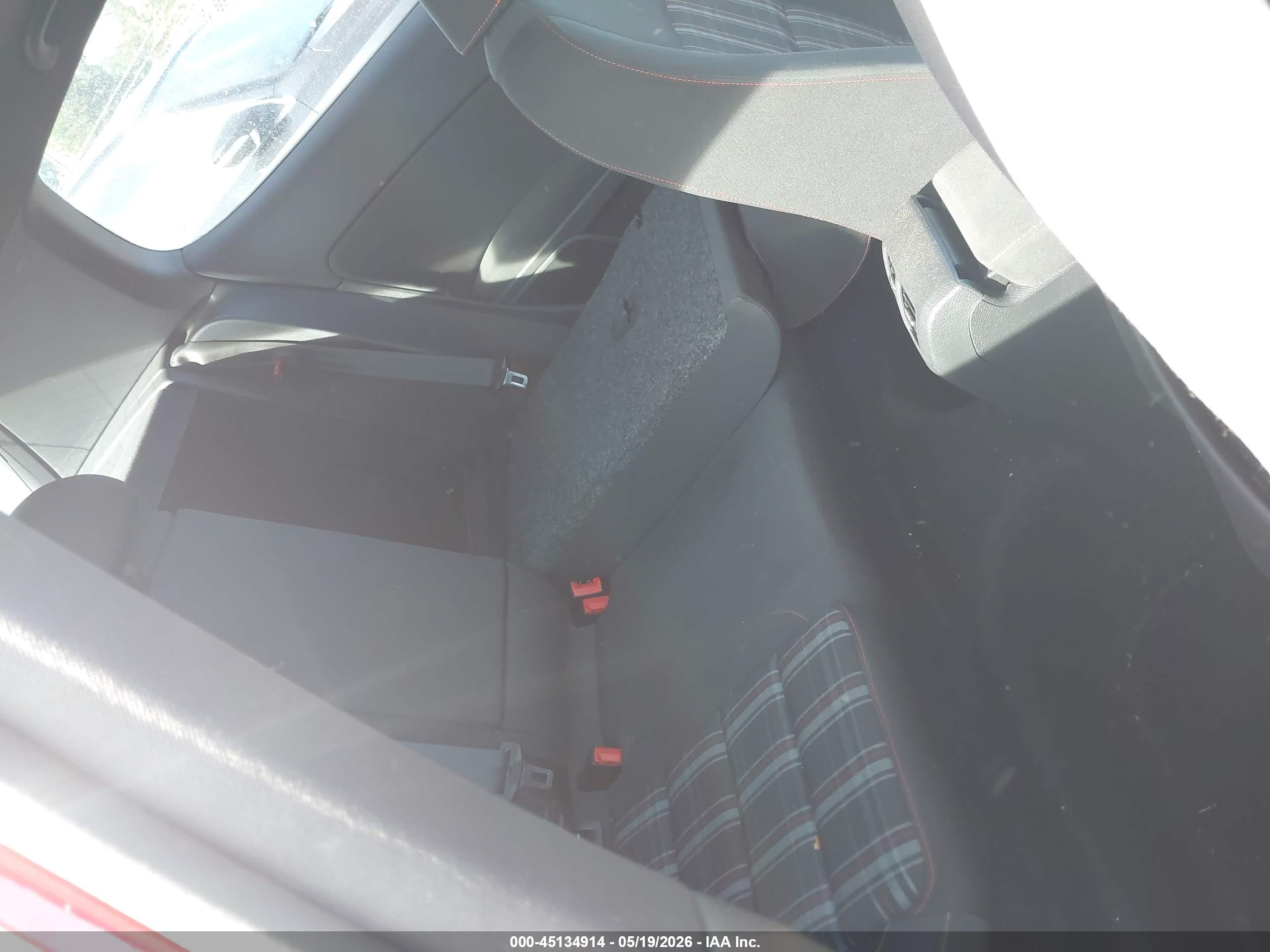 2013 Volkswagen Gti 2-door Red vin: WVWFD7AJ7DW014236