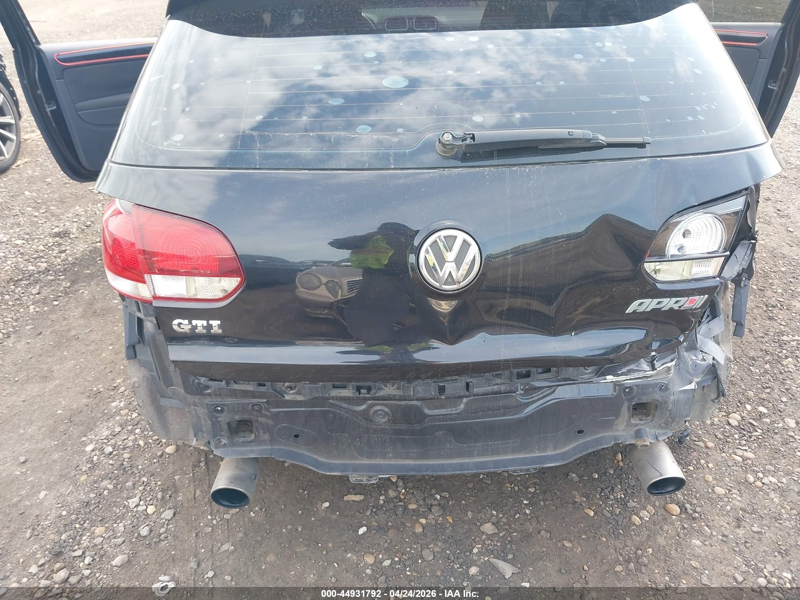2013 Volkswagen Gti 2-door Black vin: WVWFD7AJ7DW116524