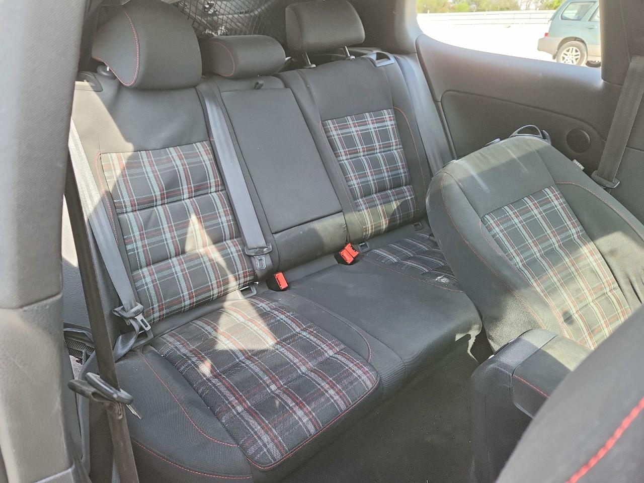 2012 Volkswagen Gti Silver vin: WVWFD7AJ8CW135856