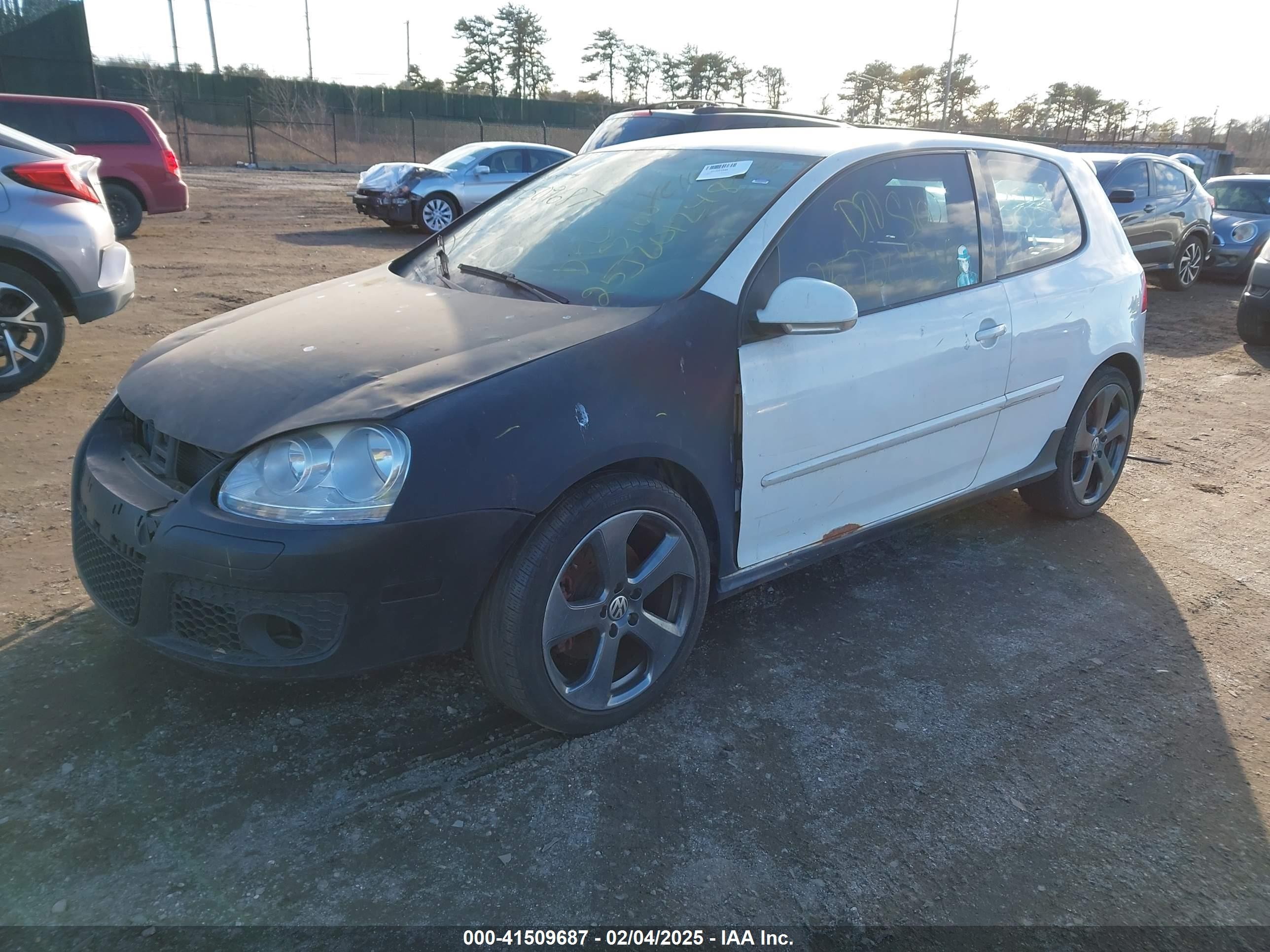 2006 Volkswagen Gti 2-door White vin: WVWFV71K86W104228