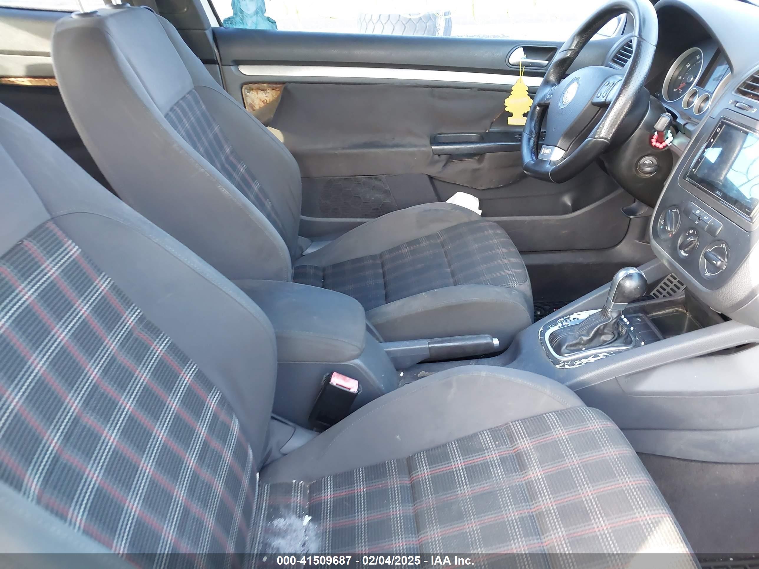 2006 Volkswagen Gti 2-door White vin: WVWFV71K86W104228
