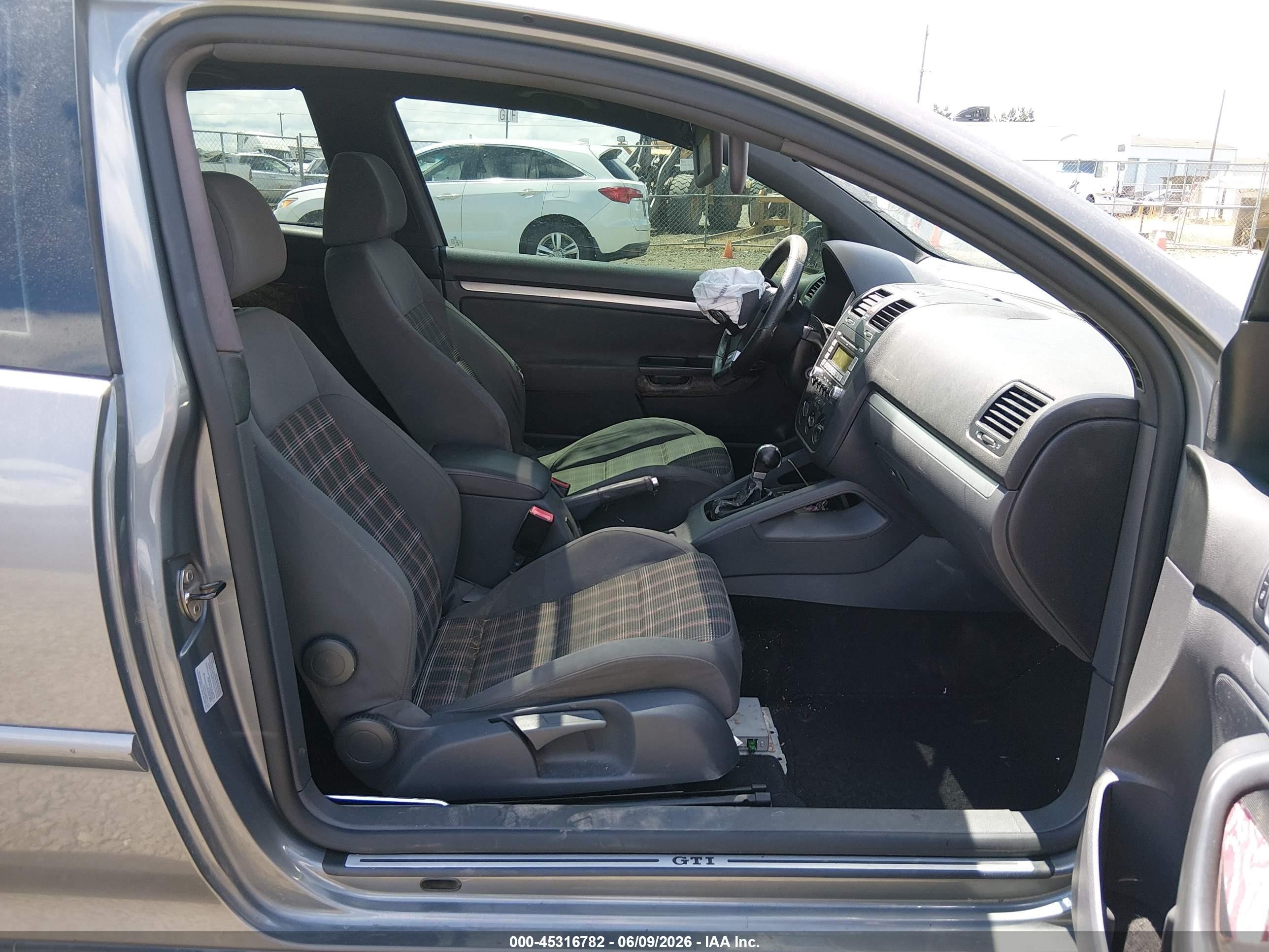 2008 Volkswagen Gti 2-door Серебряный vin: WVWFV71K88W251703
