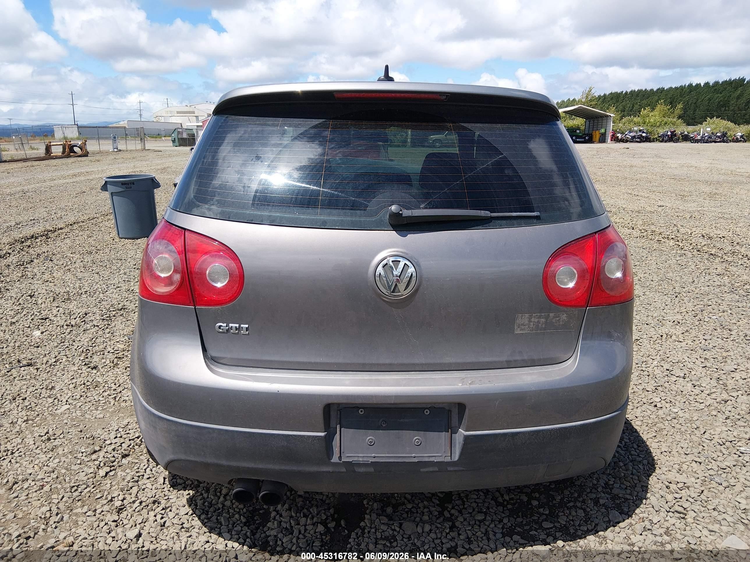 2008 Volkswagen Gti 2-door Серебряный vin: WVWFV71K88W251703