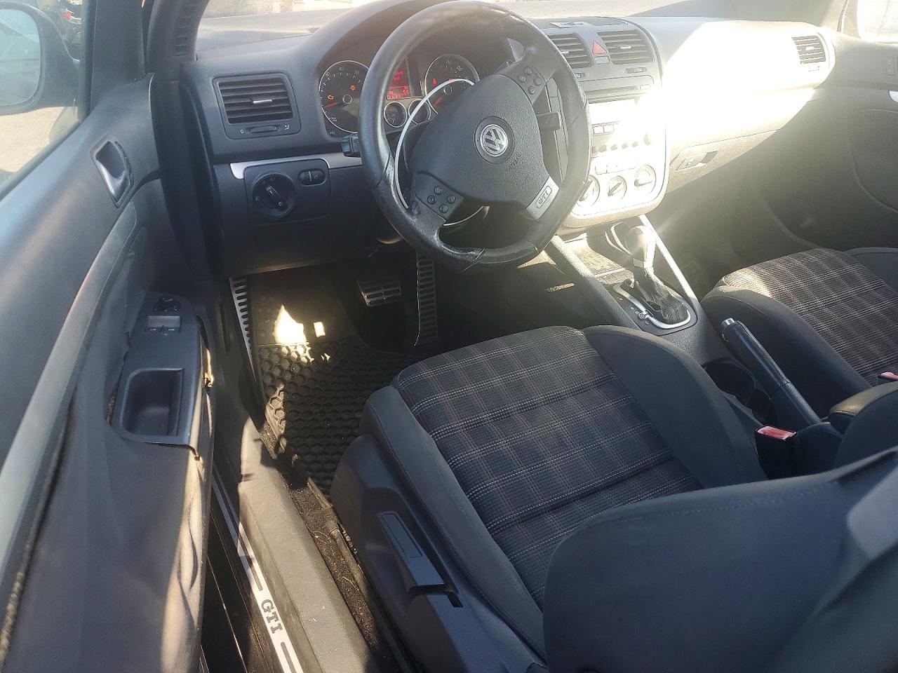 2008 Volkswagen Gti Black vin: WVWFV71KX8W252402