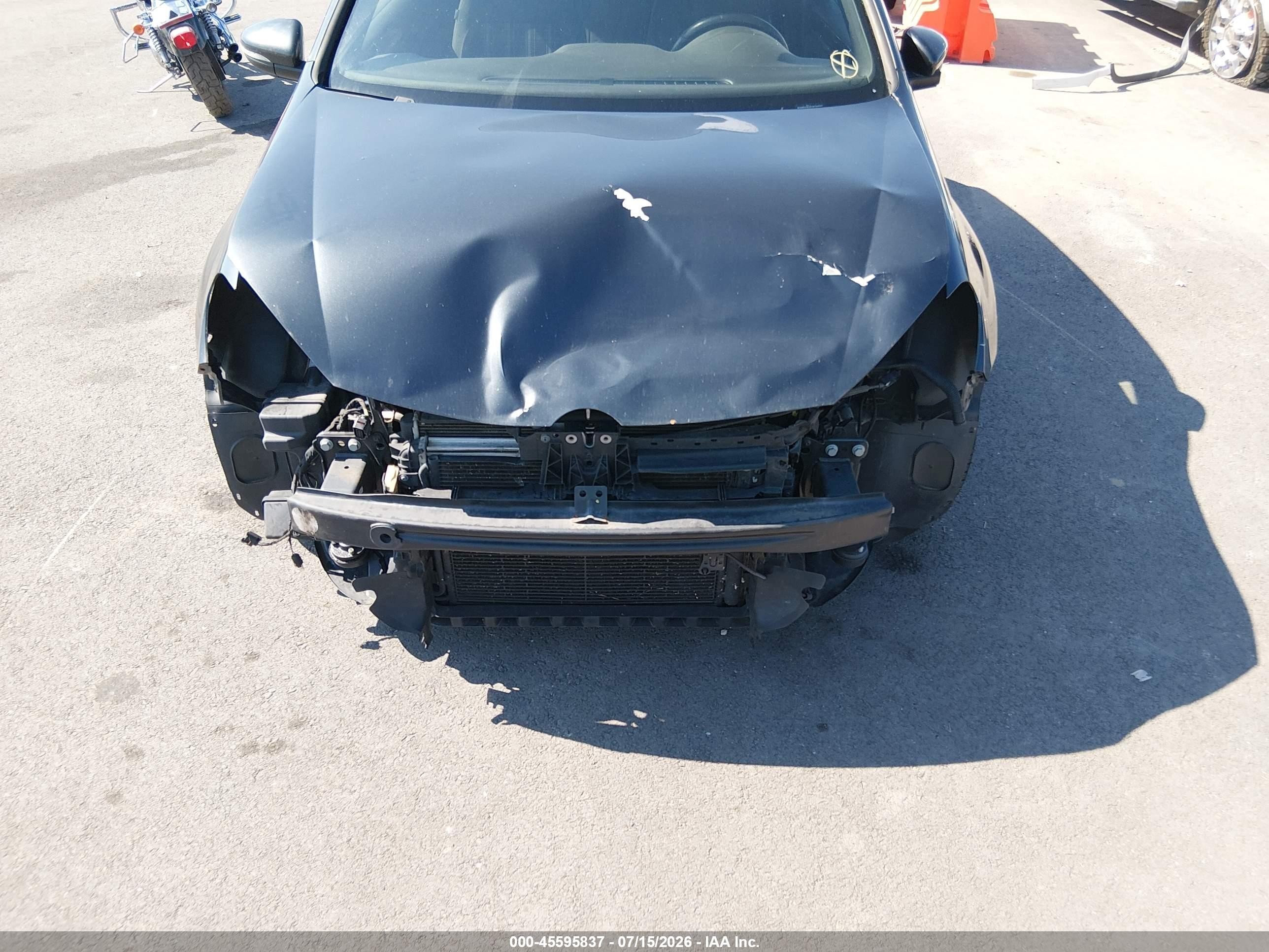 2012 Volkswagen Gti 2-door Blue vin: WVWFV7AJ3CW244593