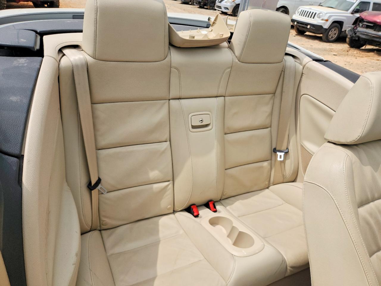2012 Volkswagen Eos Lux White vin: WVWFW7AH8CV003354