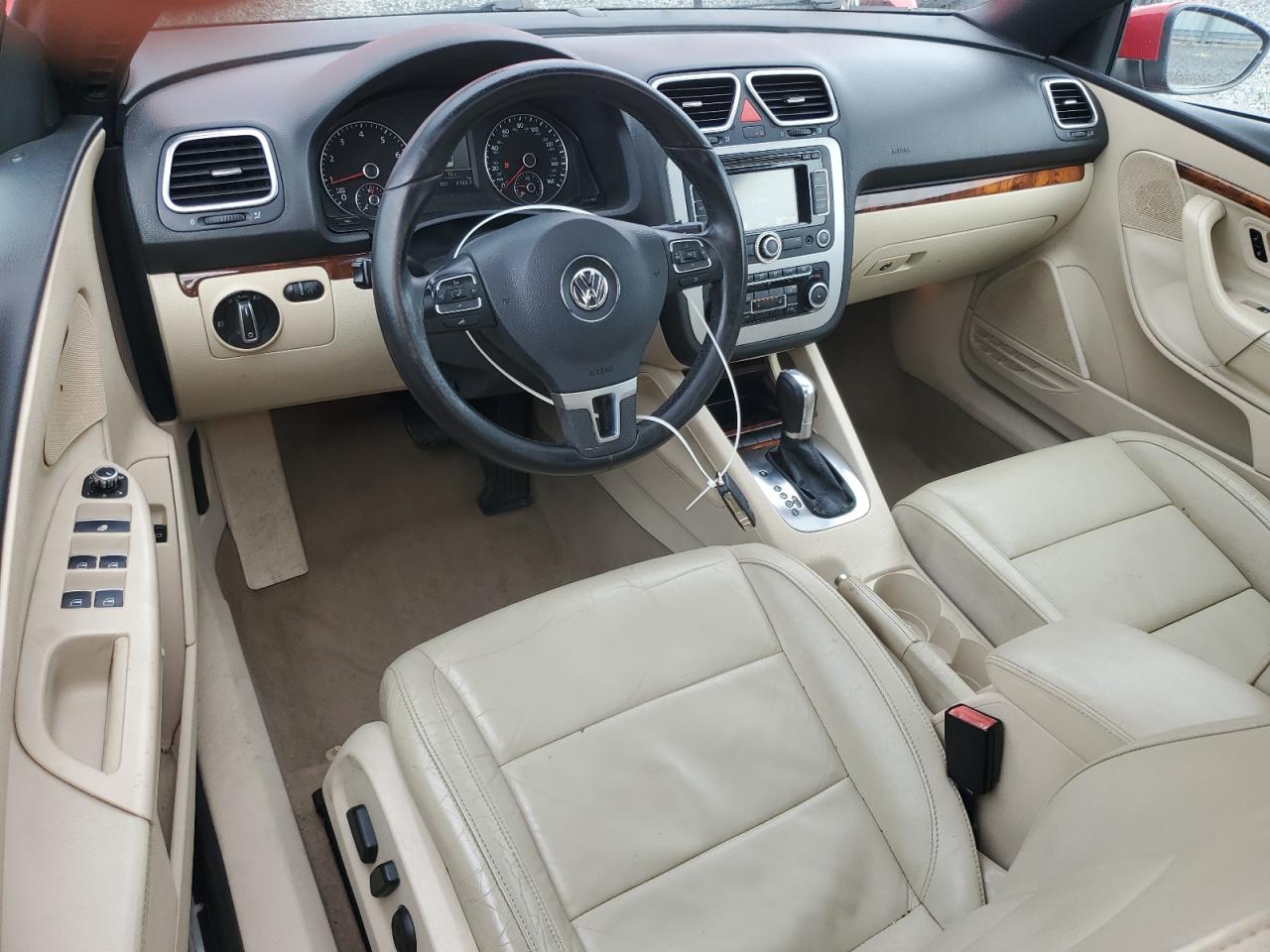 2012 Volkswagen Eos Lux Красный vin: WVWFW7AH8CV009736