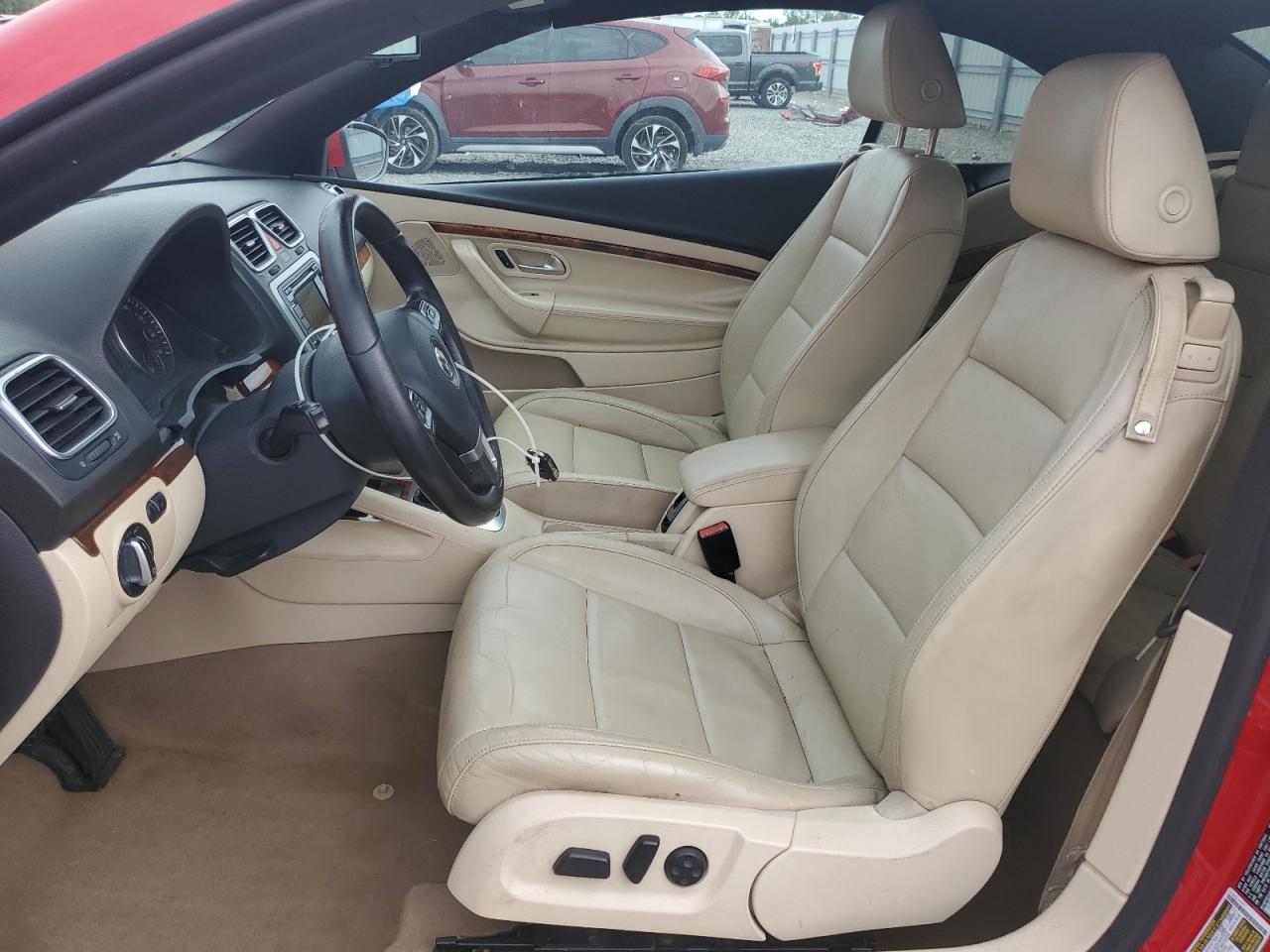 2012 Volkswagen Eos Lux Красный vin: WVWFW7AH8CV009736