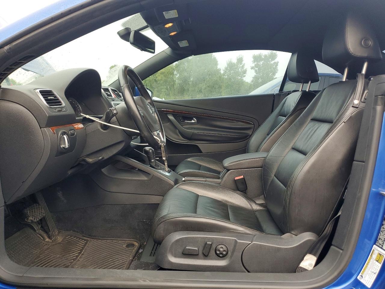 2012 Volkswagen Eos Lux Blue vin: WVWFW7AH9CV002696