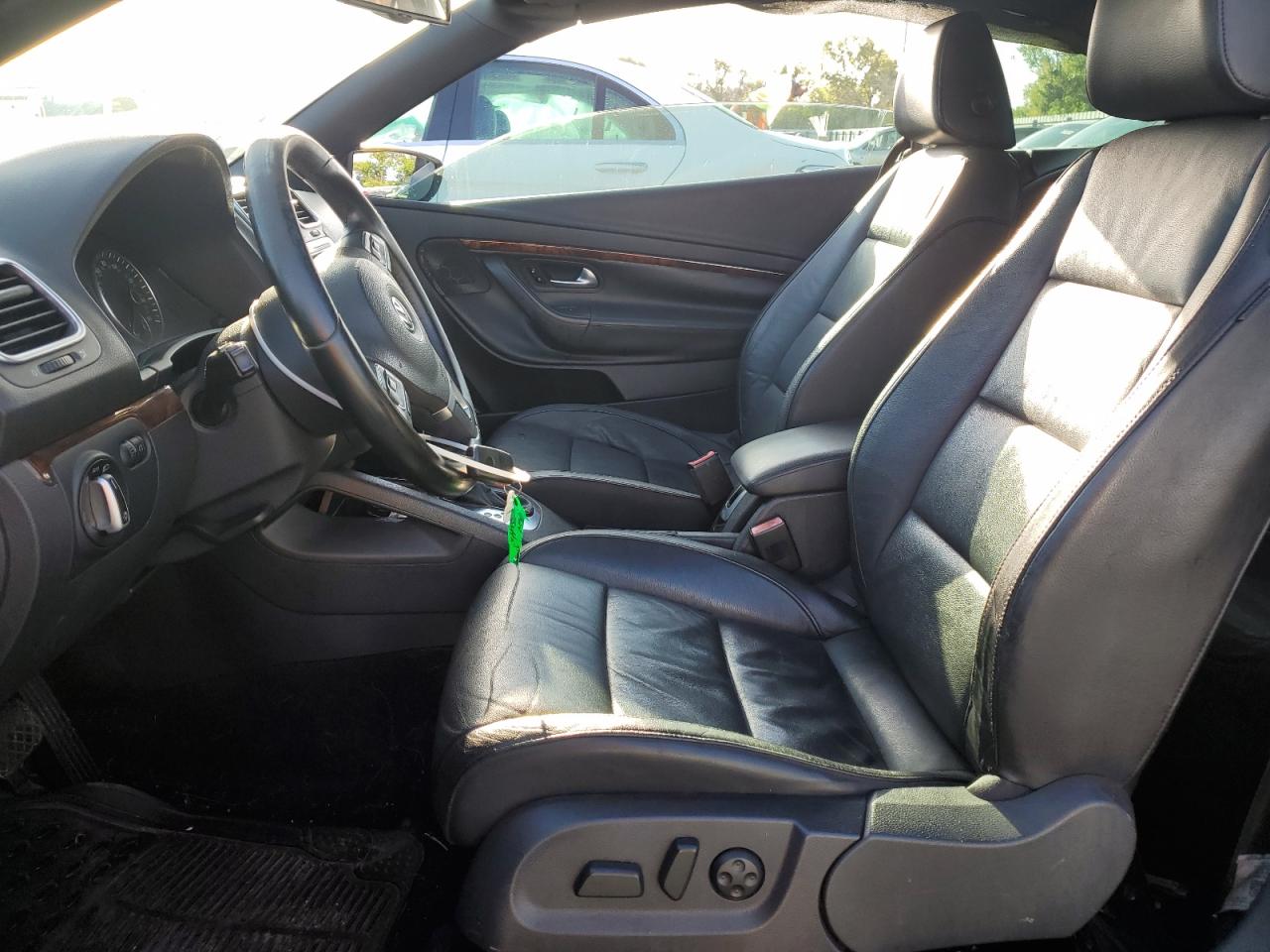 2012 Volkswagen Eos Lux Silver vin: WVWFW7AH9CV018185