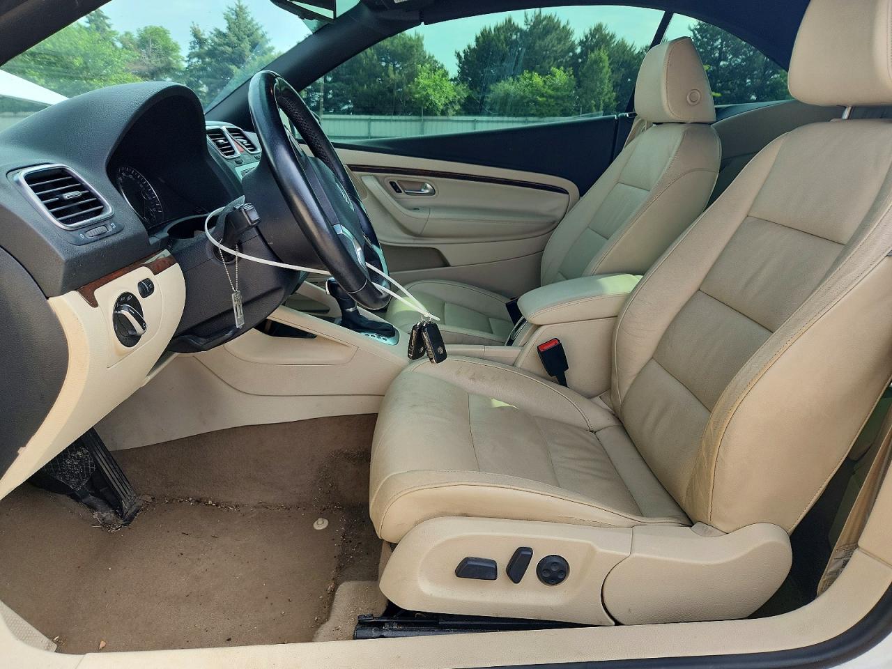 2012 Volkswagen Eos Lux White vin: WVWFW7AHXCV021855