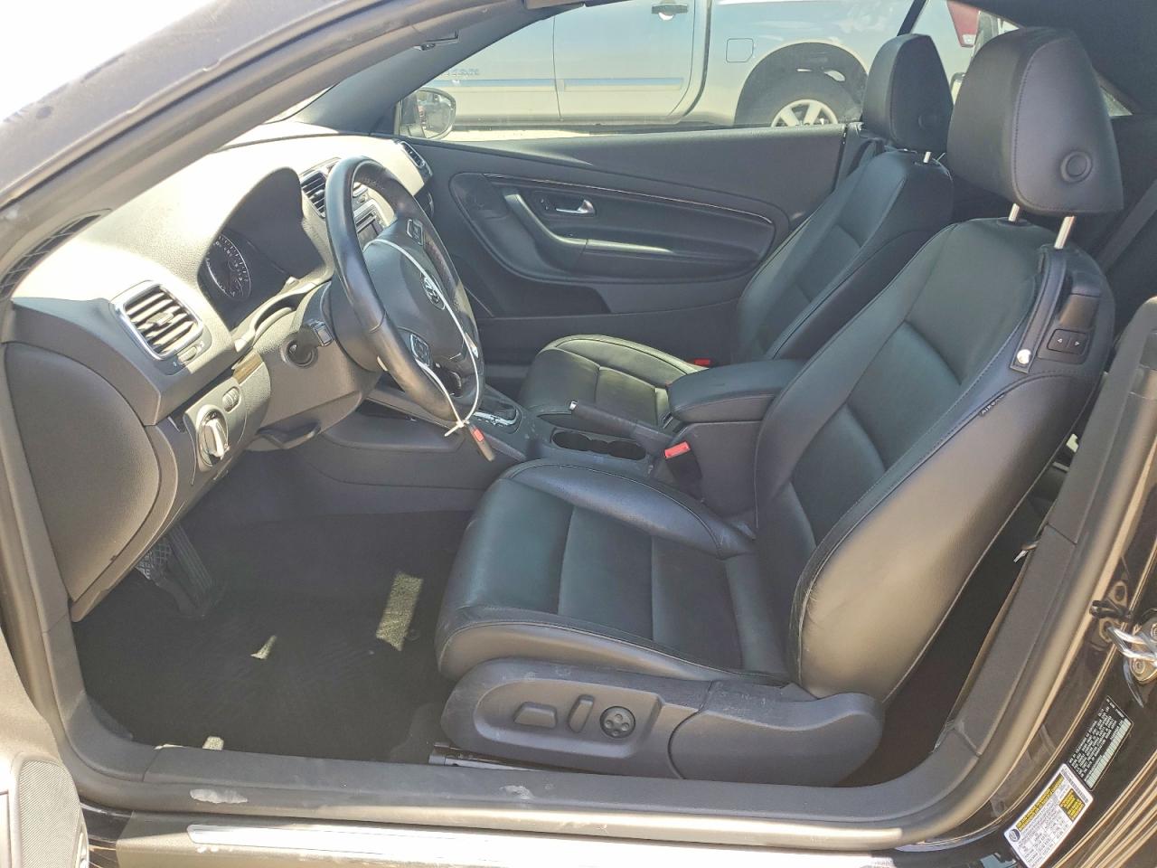 2013 Volkswagen Eos Lux Black vin: WVWFW8AH2DV000523