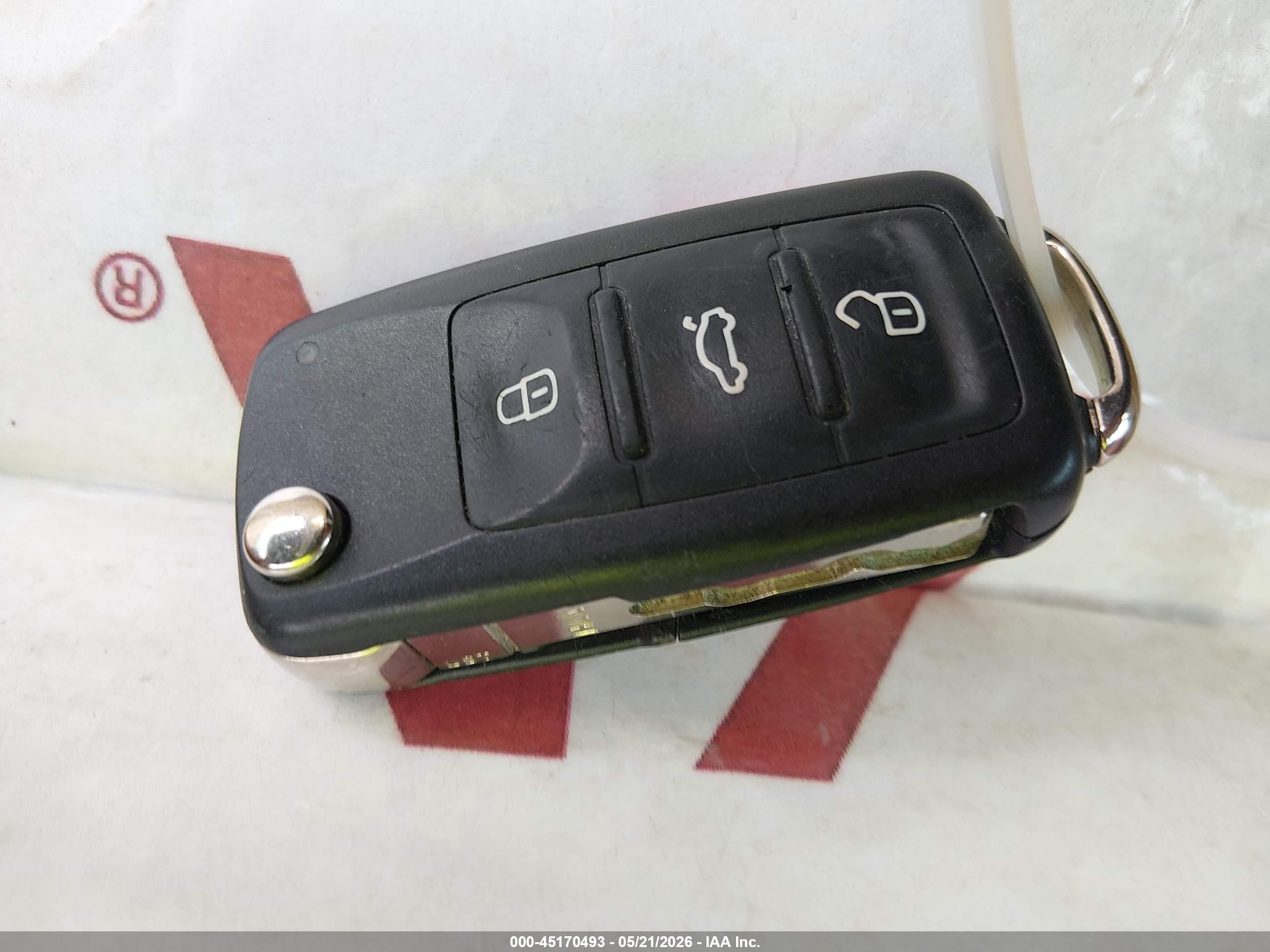 2013 Volkswagen Eos Executive Белый vin: WVWFW8AH2DV004023