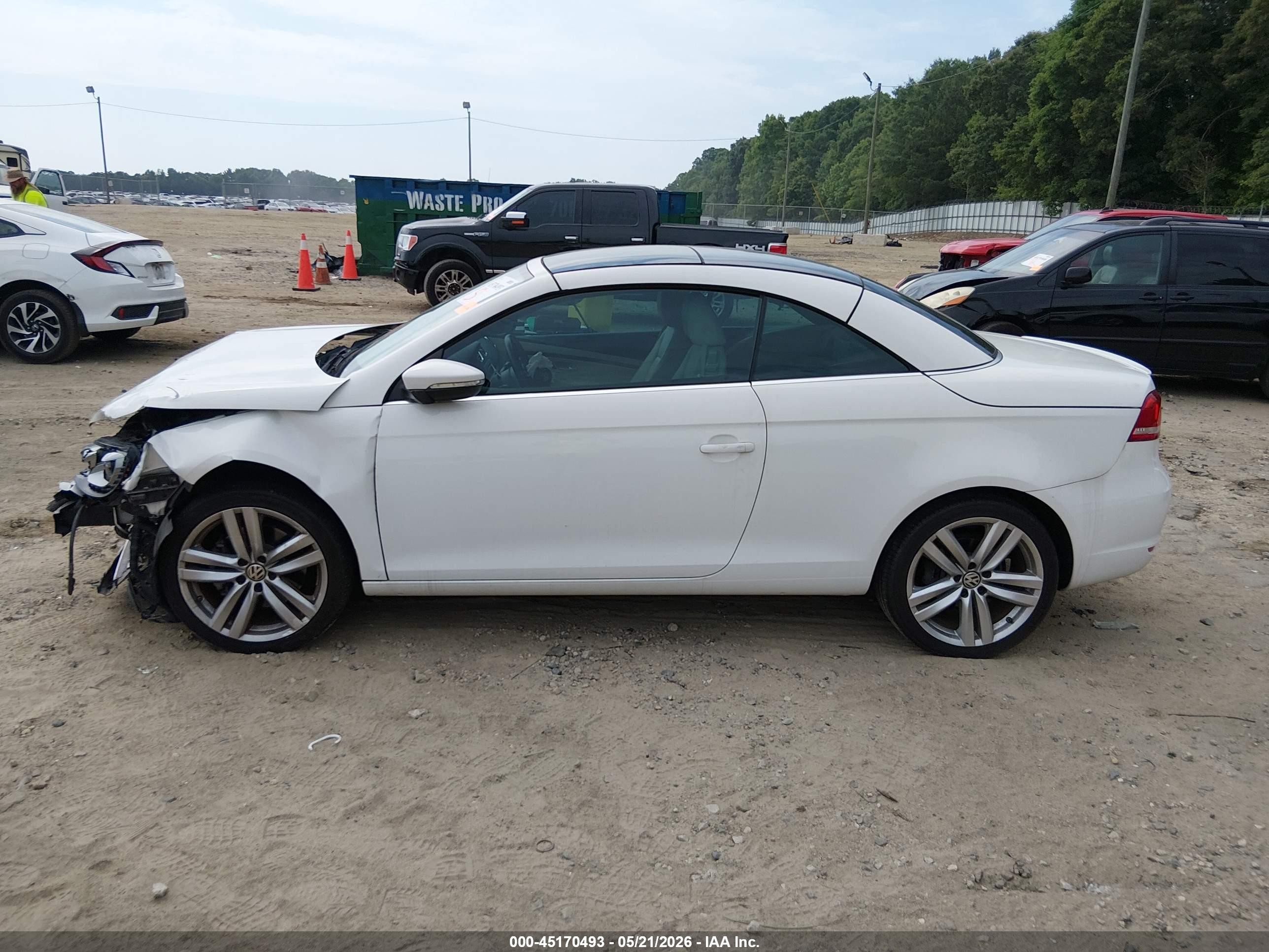2013 Volkswagen Eos Executive Белый vin: WVWFW8AH2DV004023