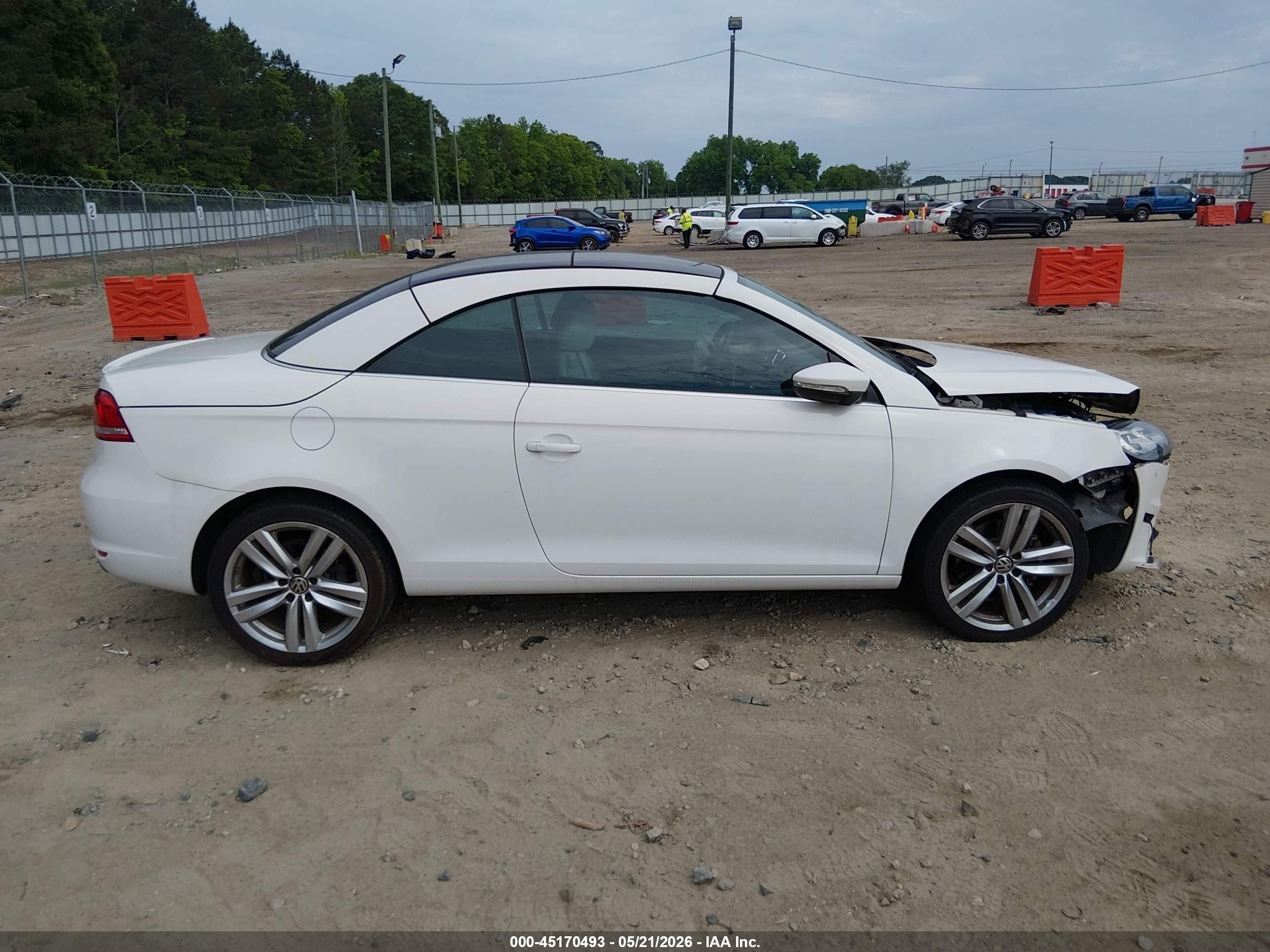 2013 Volkswagen Eos Executive Белый vin: WVWFW8AH2DV004023