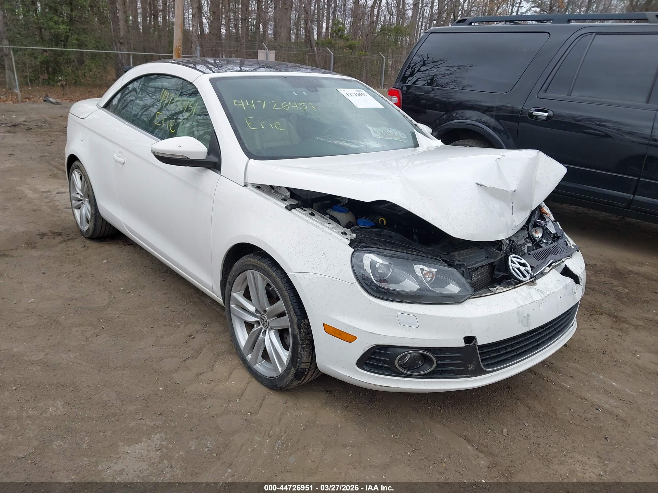 2014 Volkswagen Eos Executive White vin: WVWFW8AH2EV006260