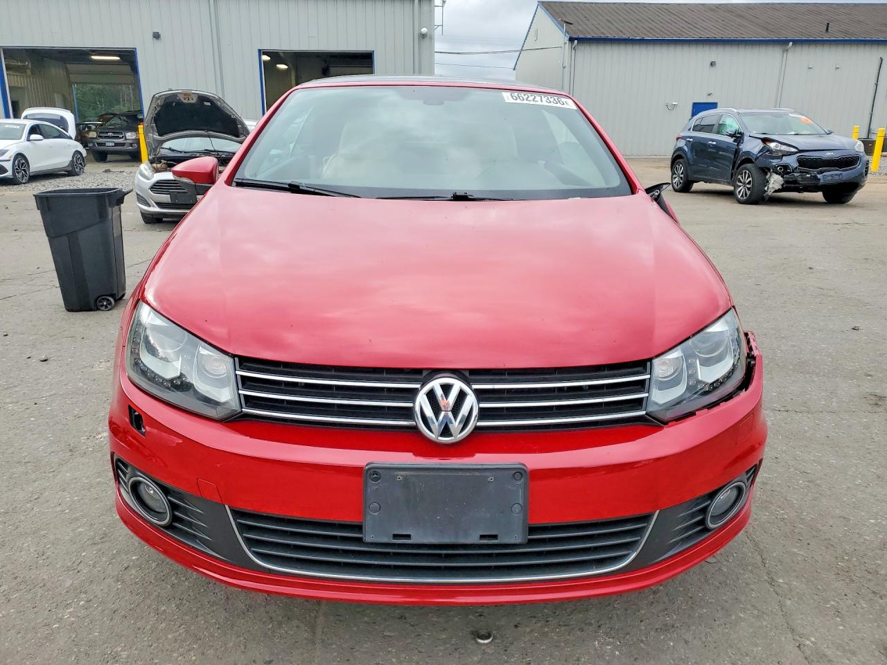 2013 Volkswagen Eos Lux Red vin: WVWFW8AH4DV003701