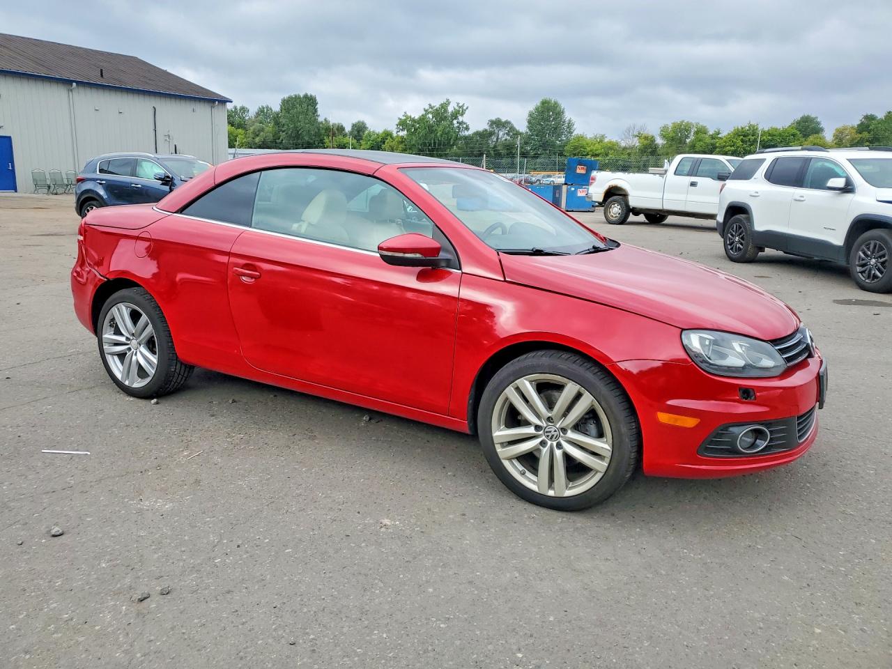 2013 Volkswagen Eos Lux Red vin: WVWFW8AH4DV003701