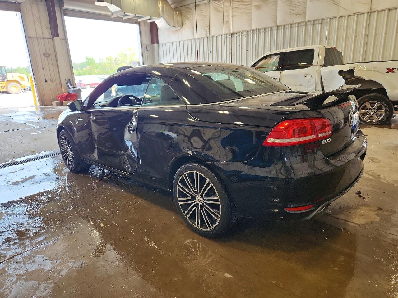 2015 Volkswagen Eos Lux Black vin: WVWFW8AH4FV001014