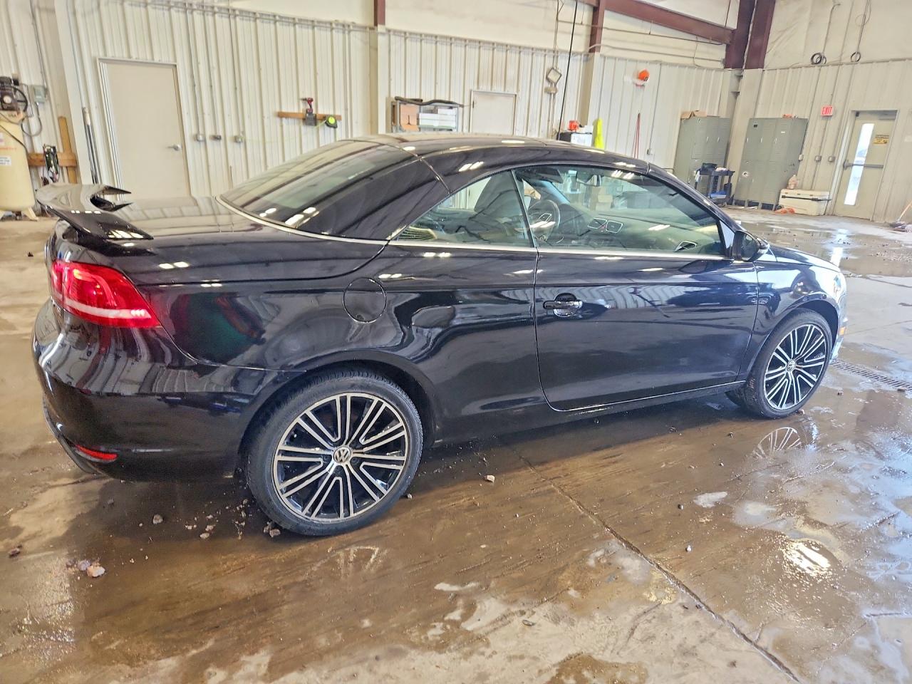 2015 Volkswagen Eos Lux Black vin: WVWFW8AH4FV001014