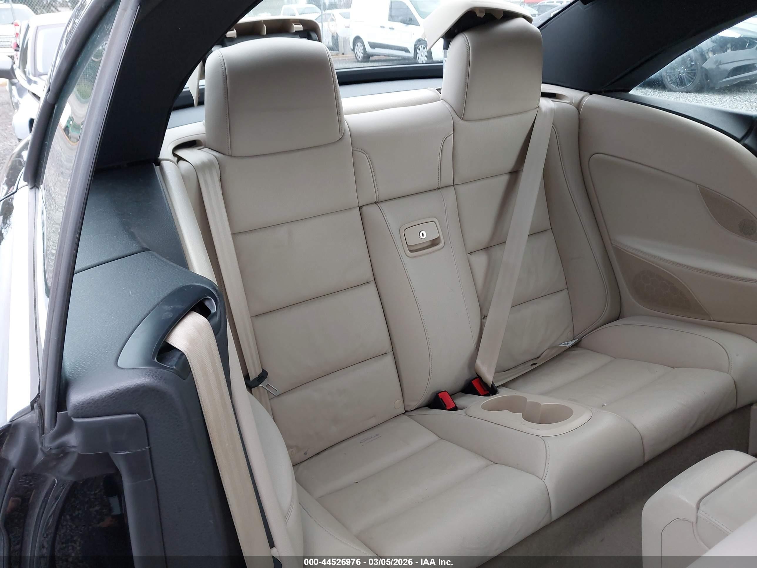 2014 Volkswagen Eos Executive Black vin: WVWFW8AH5EV005121