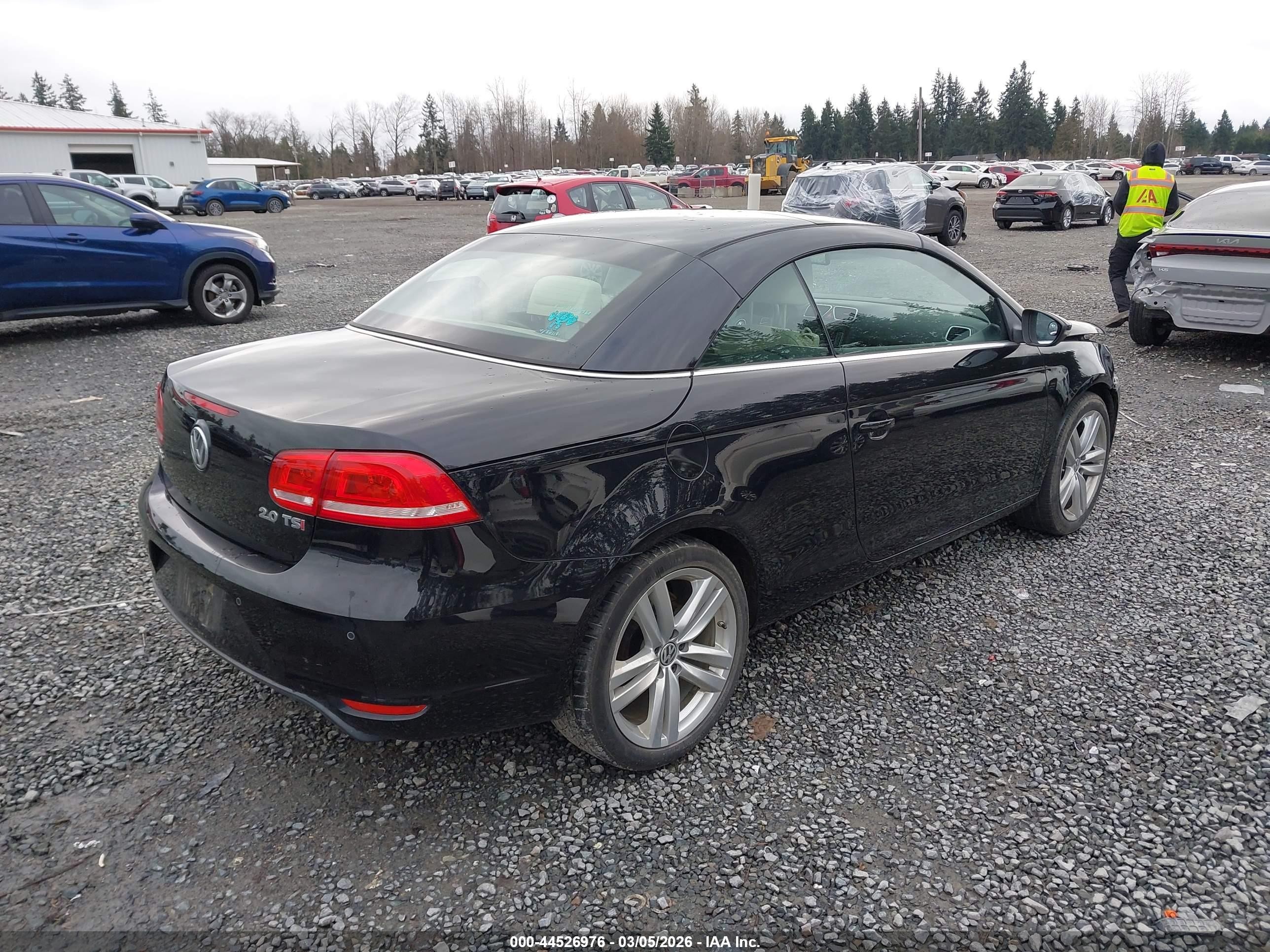 2014 Volkswagen Eos Executive Black vin: WVWFW8AH5EV005121