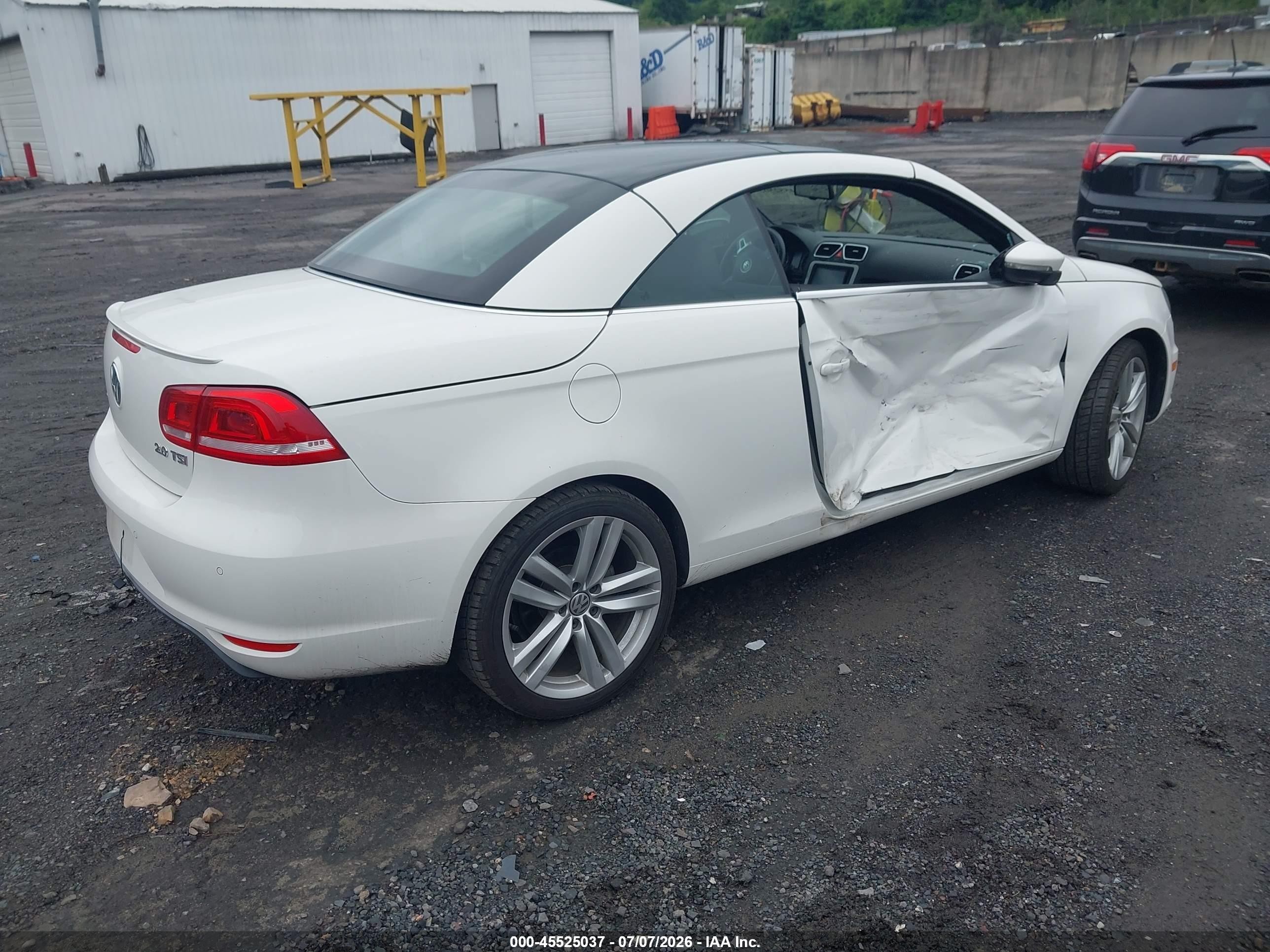 2014 Volkswagen Eos Executive White vin: WVWFW8AHXEV000674