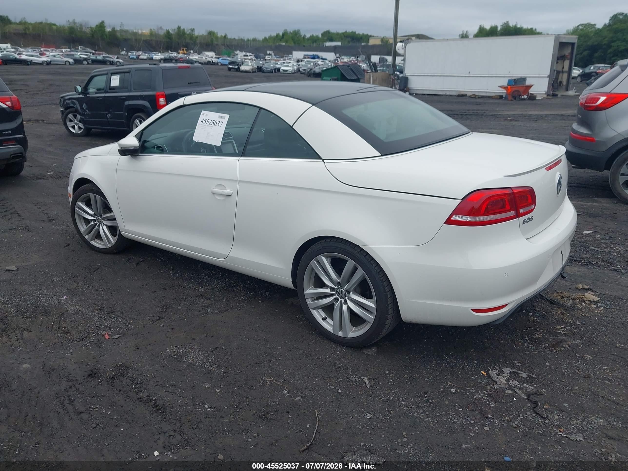 2014 Volkswagen Eos Executive White vin: WVWFW8AHXEV000674