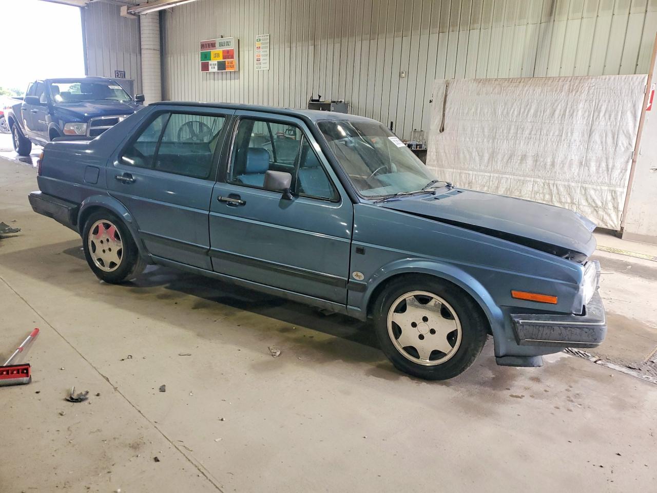 1985 Volkswagen Jetta Deluxe Синий vin: WVWGA0161FW437512